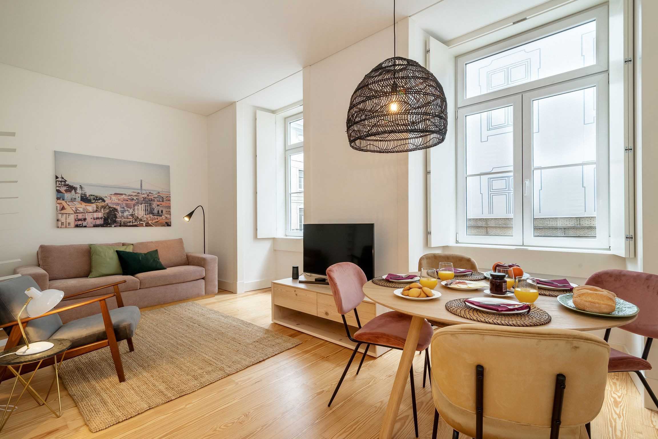 Modern 1BDR in Downtown Lisbon by LovelyStay