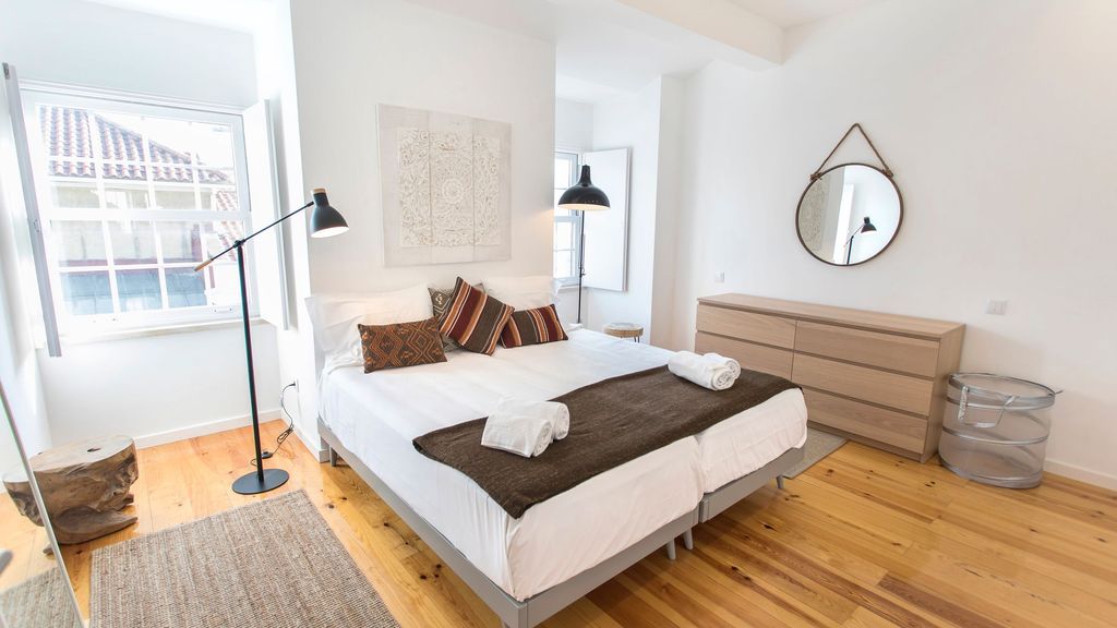 Cais Apartment River View by LovelyStay