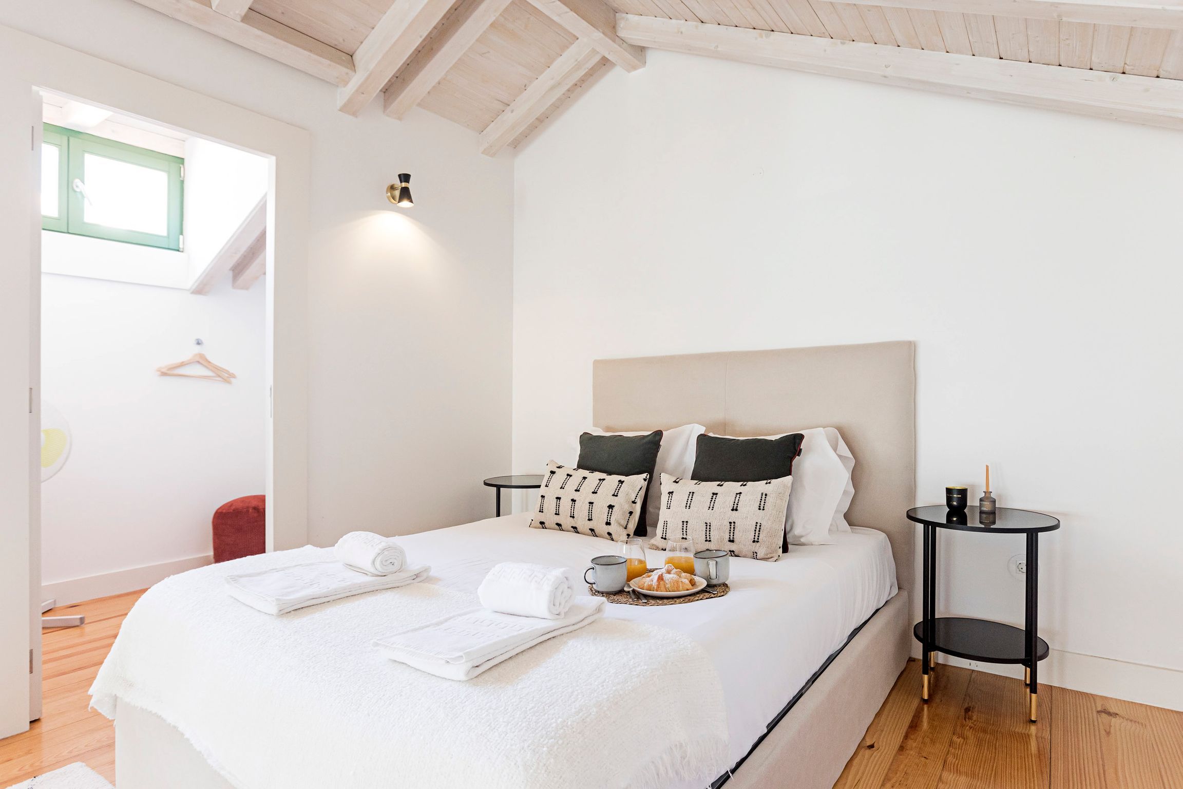Bright & Central Studio by LovelyStay