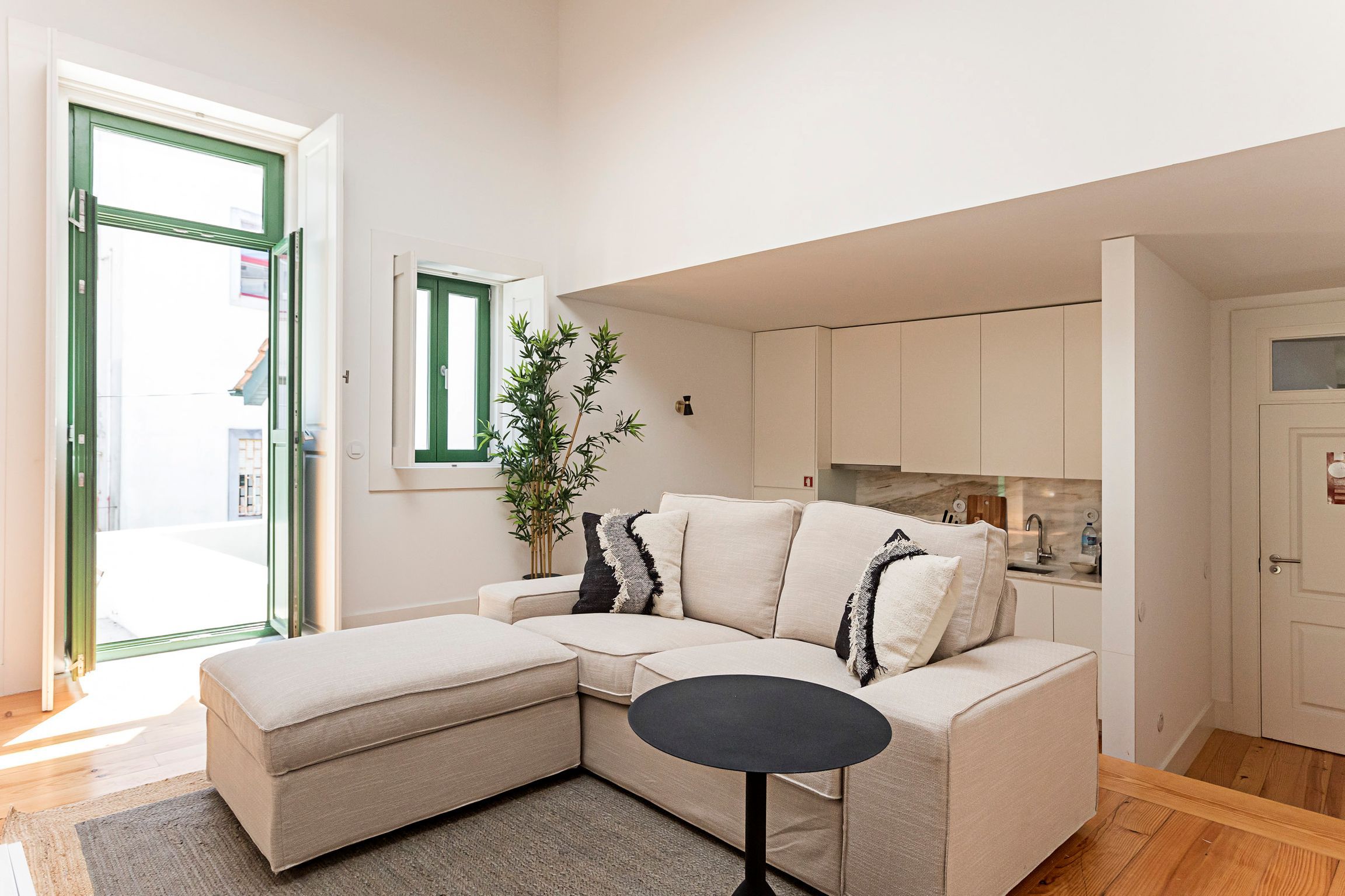 Central 2BR Apartment w/ Patio by LovelyStay