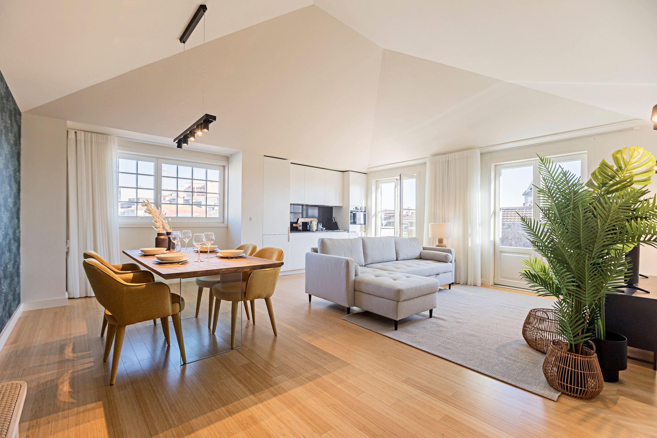 Aliados Premium 1BR w/ Terrace by LovelyStay