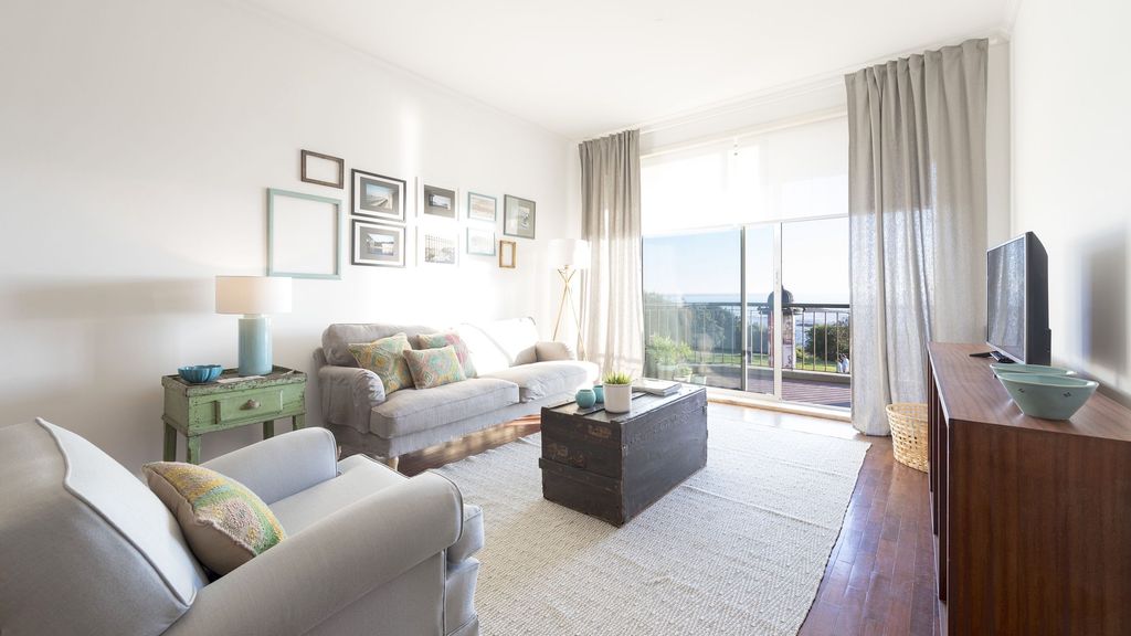 Porto Beach Apartment by LovelyStay