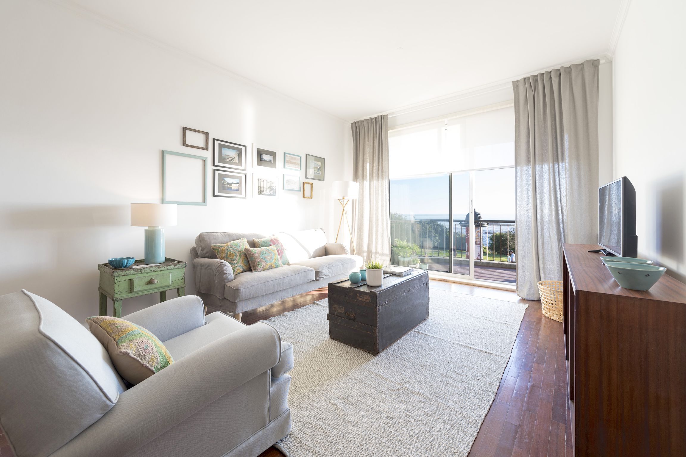 Porto Beach Apartment by LovelyStay