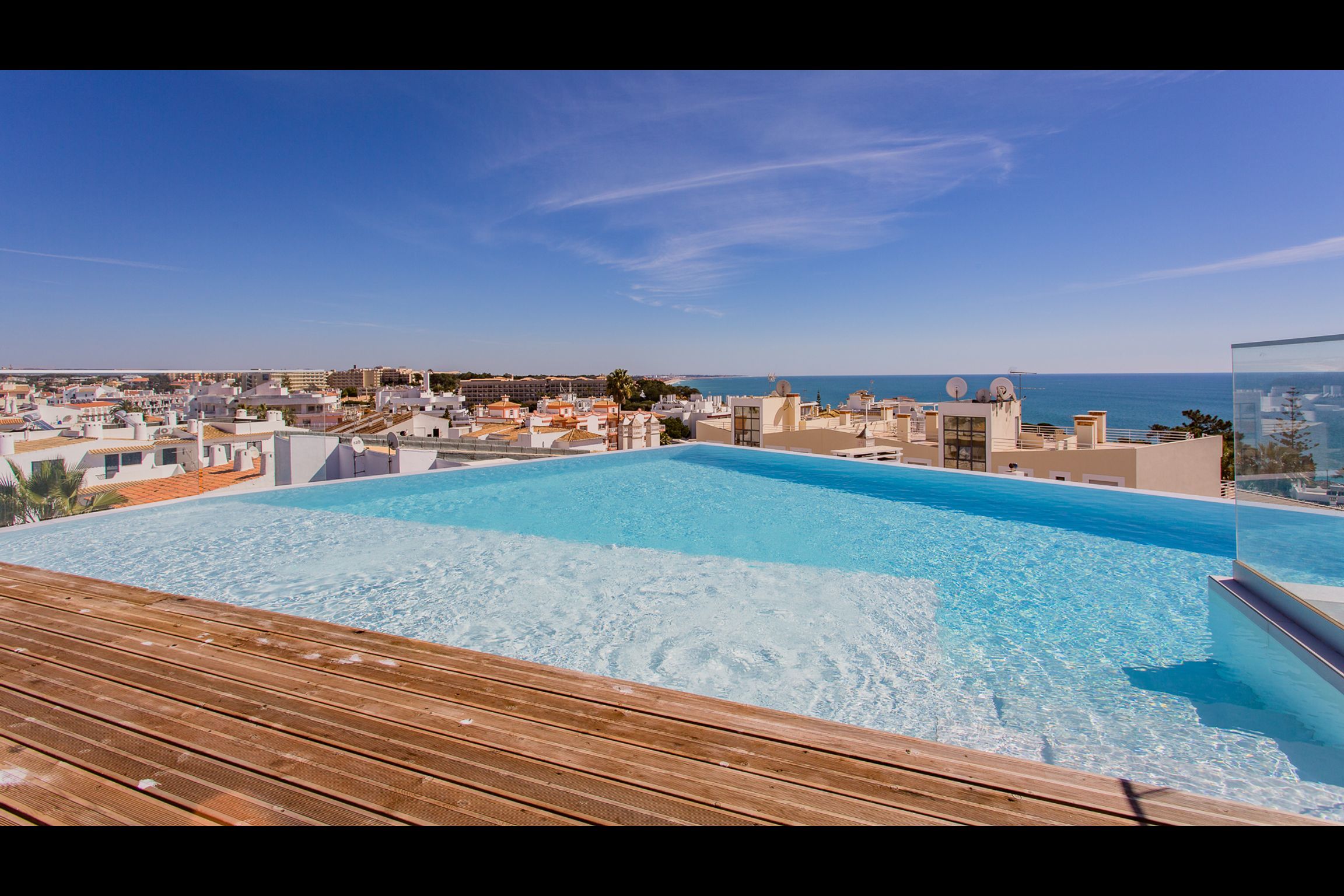 Dream Apartment W/Pool & Balcony by LovelyStay
