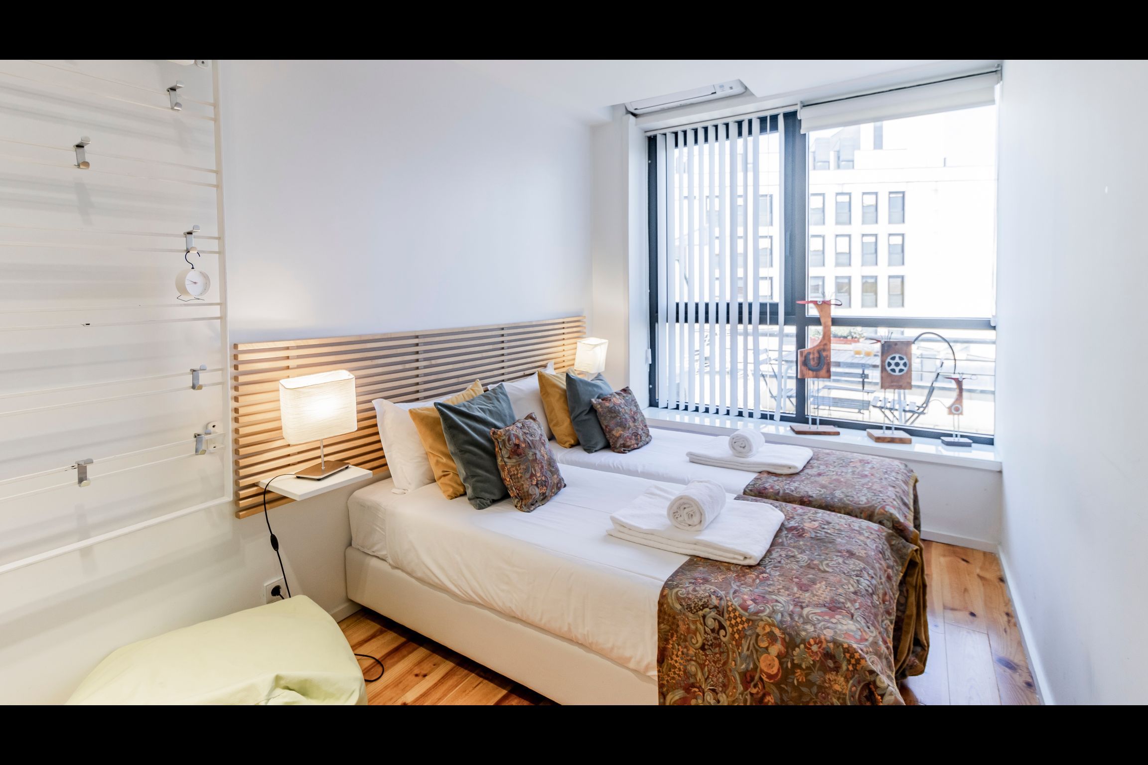 City Center Classic Flat by LovelyStay