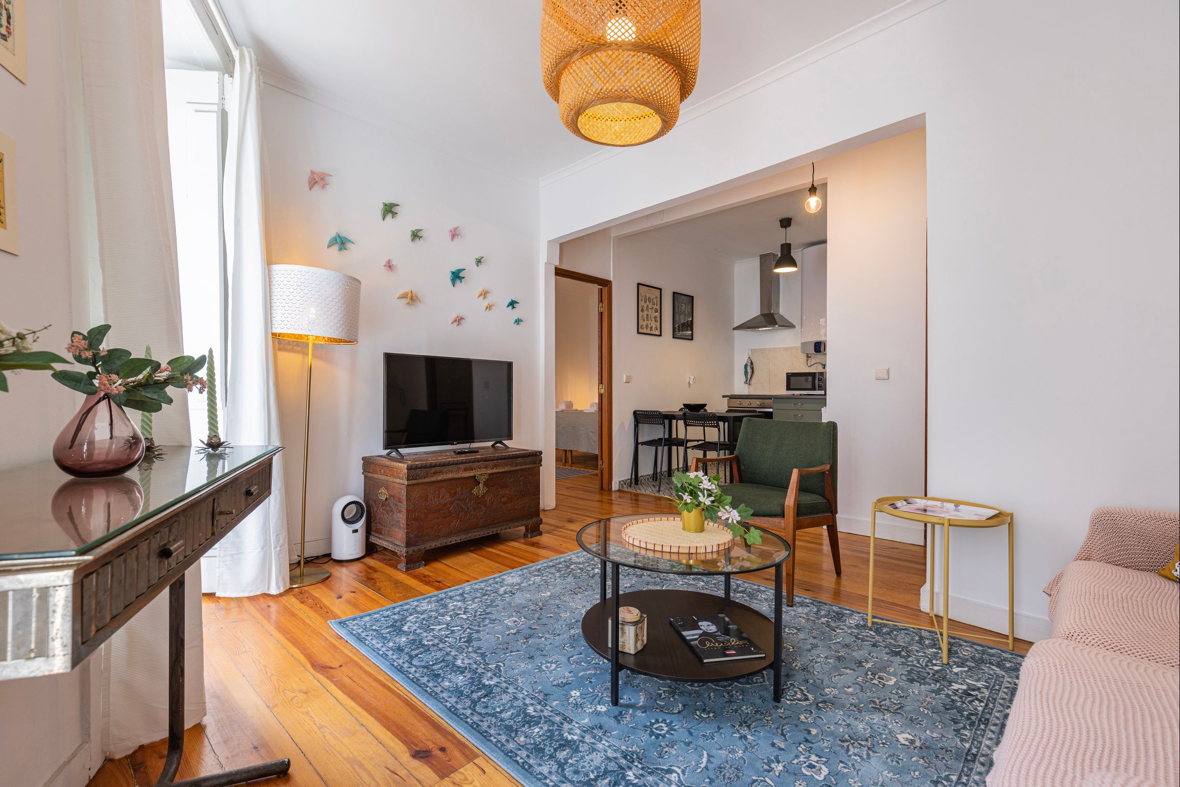 Central 2BR near Tram 28 by LovelyStay