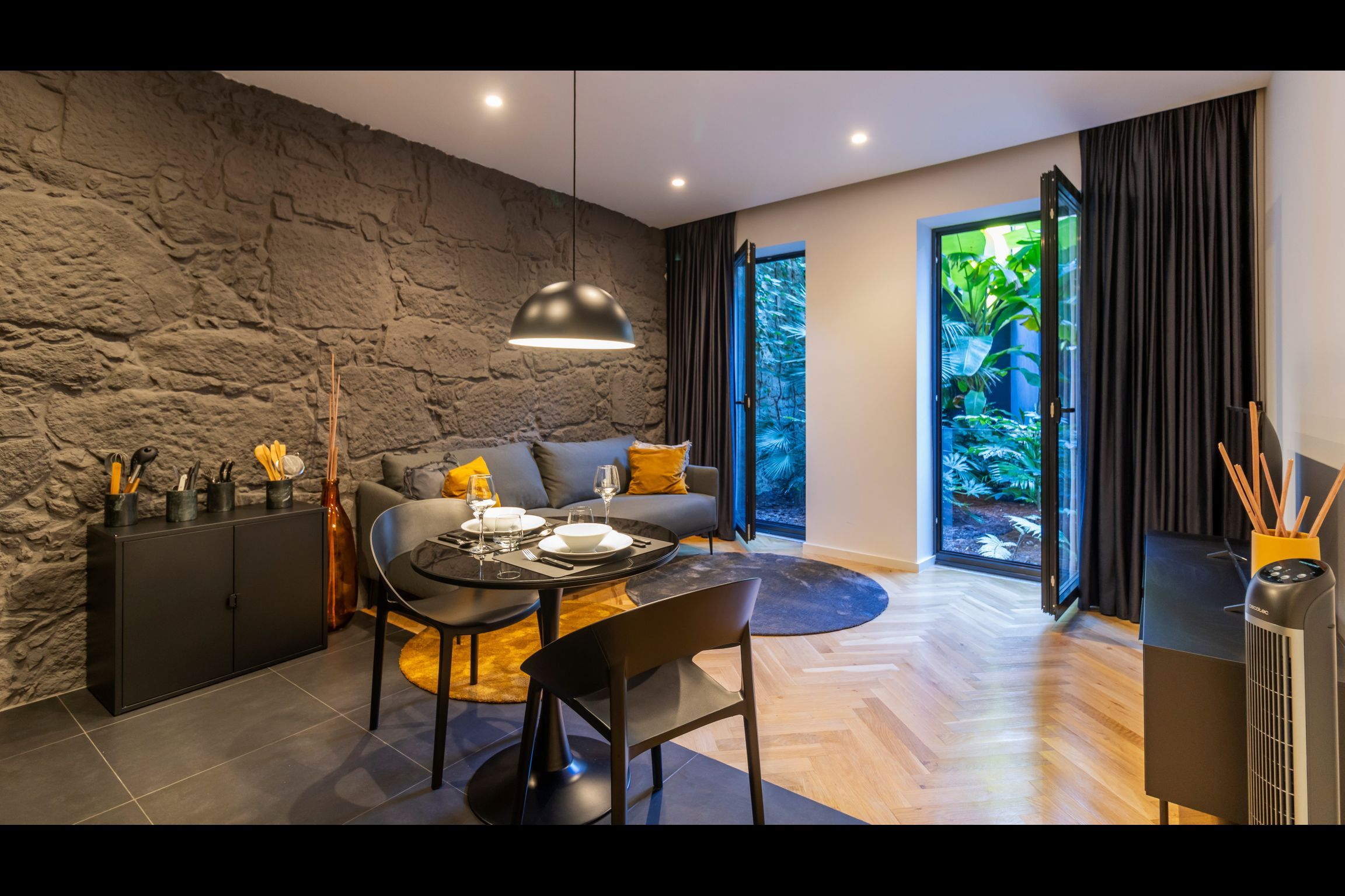 Luxury Oasis in Bonfim by LovelyStay