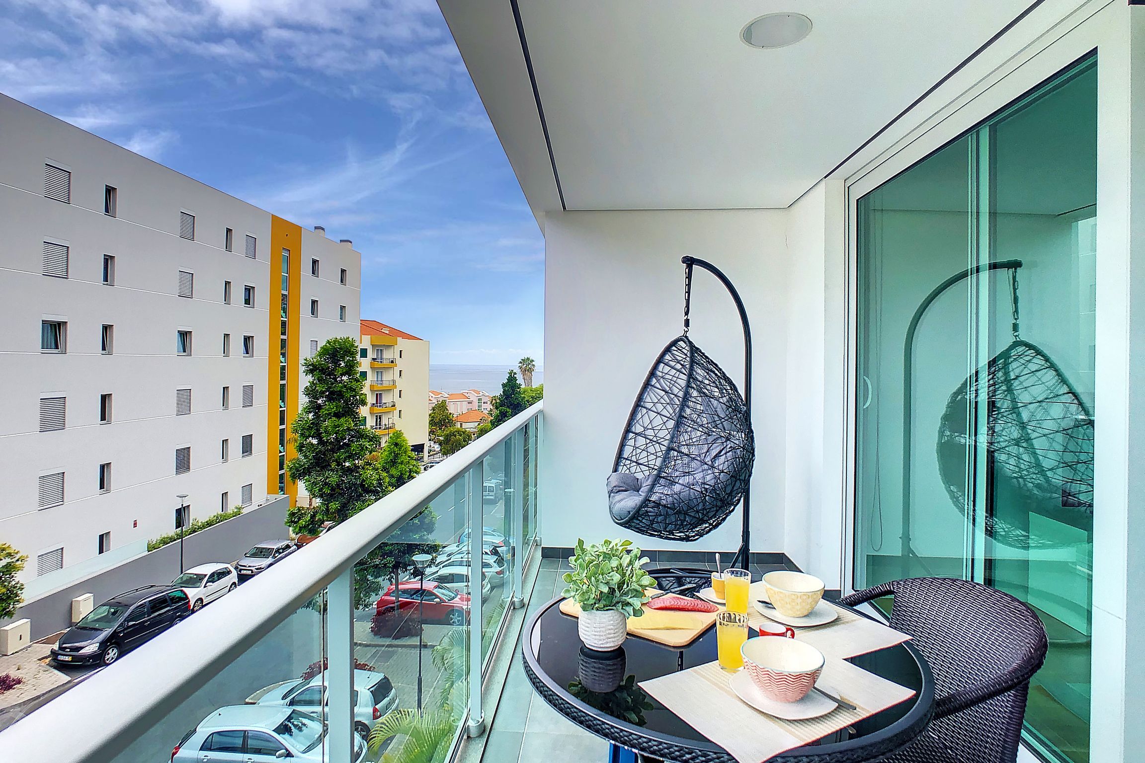 Alameda Apartment by LovelyStay