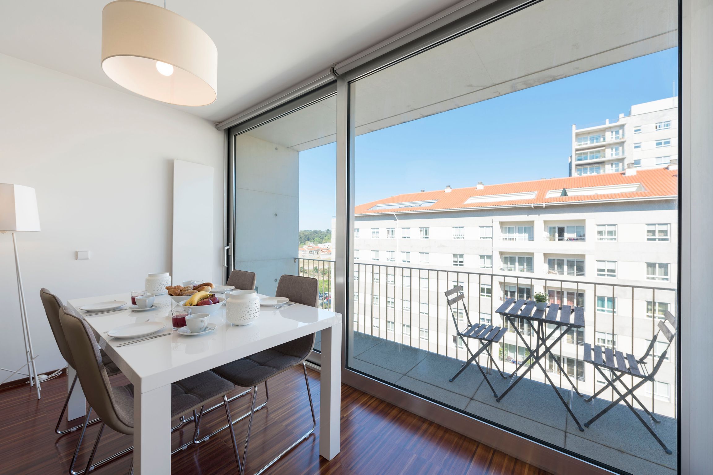 Casas Brancas w/ Balcony & Parking by LovelyStay