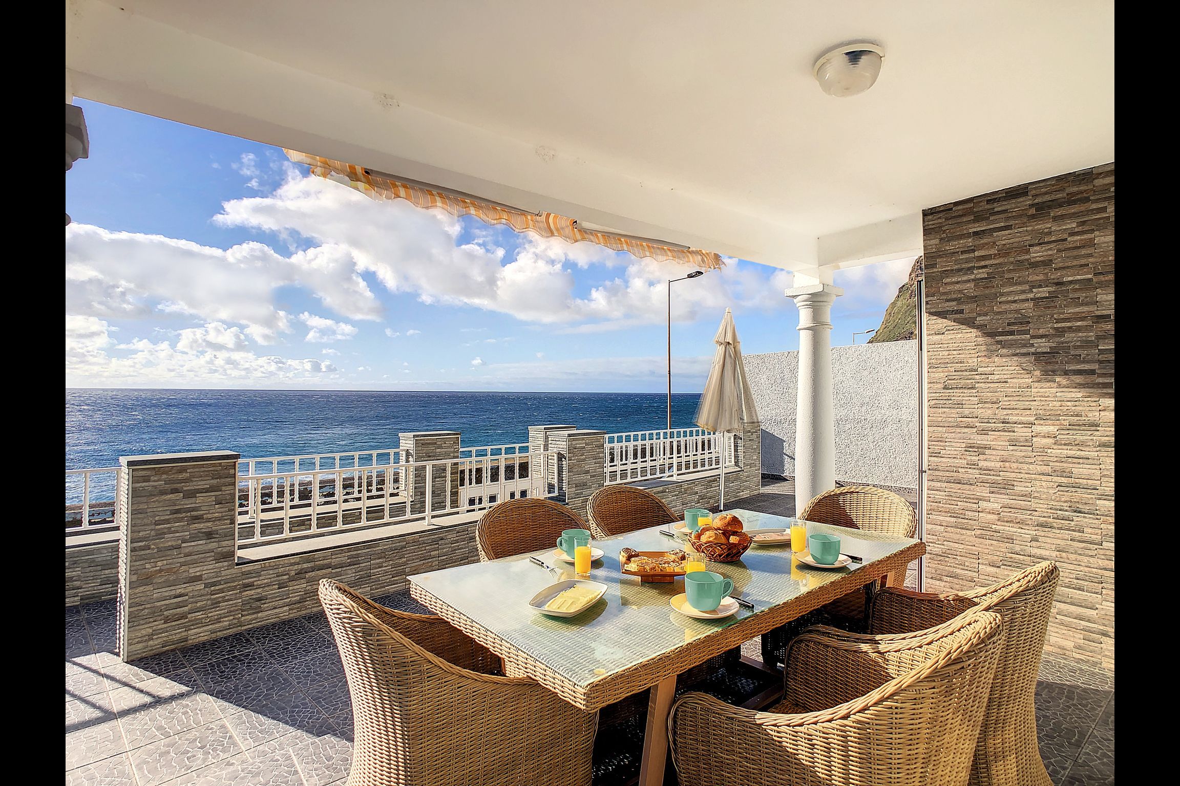 Naya Beach House by LovelyStay