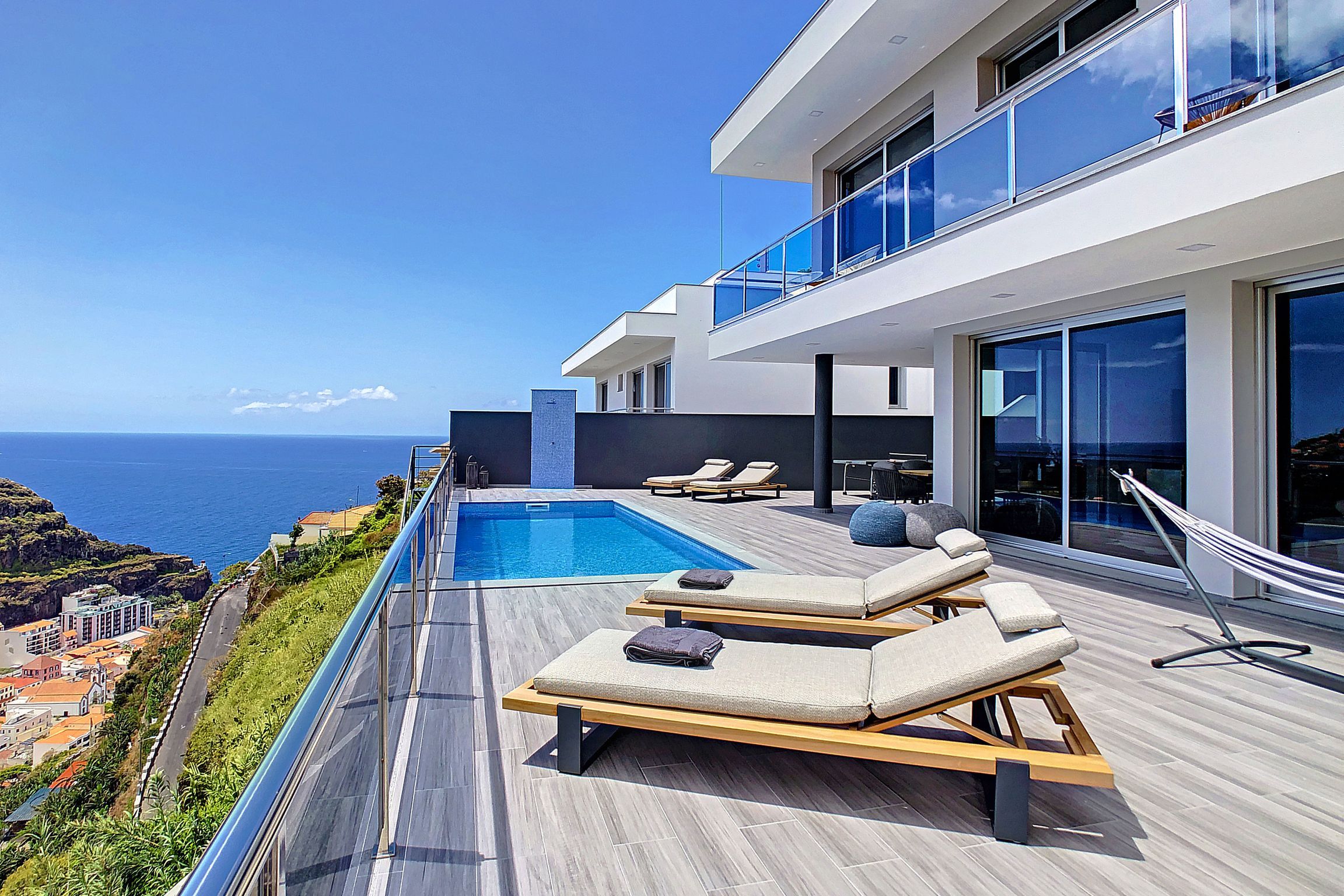 Wild River Villa by LovelyStay