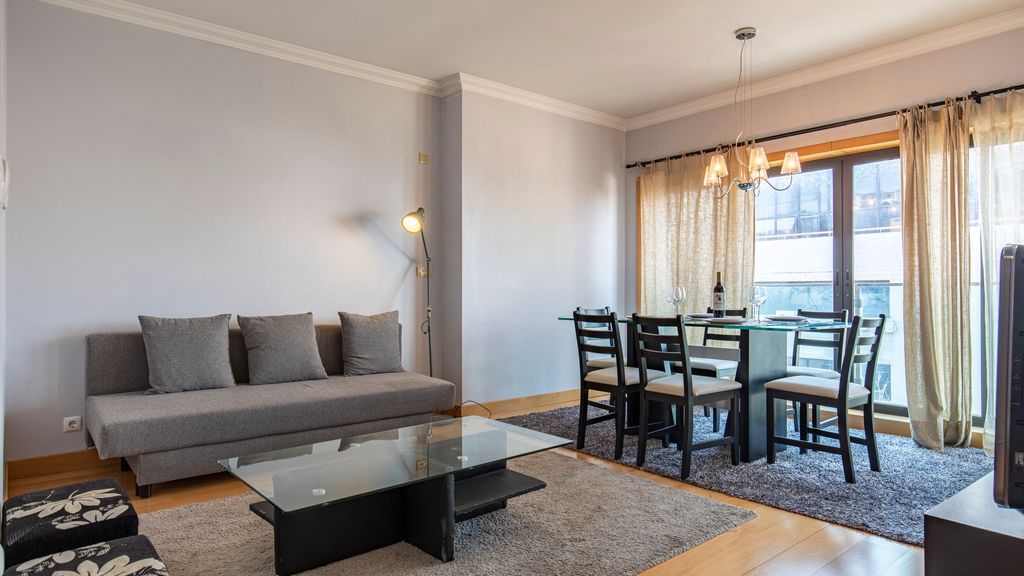 Modern Apartment in Anjos by LovelyStay