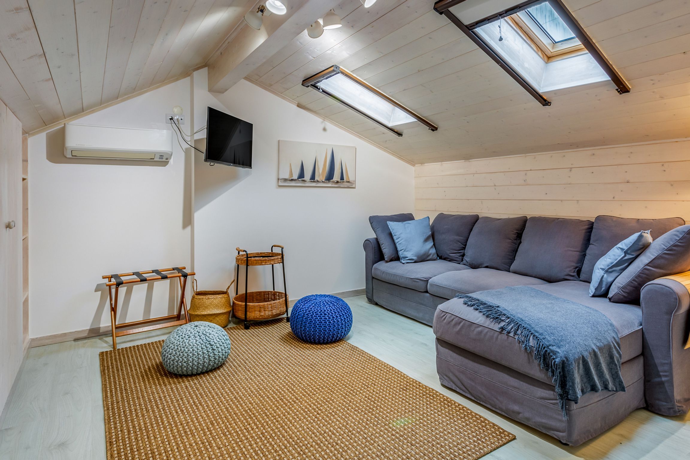 Glamorous 1 BDR Duplex Apartment by LovelyStay