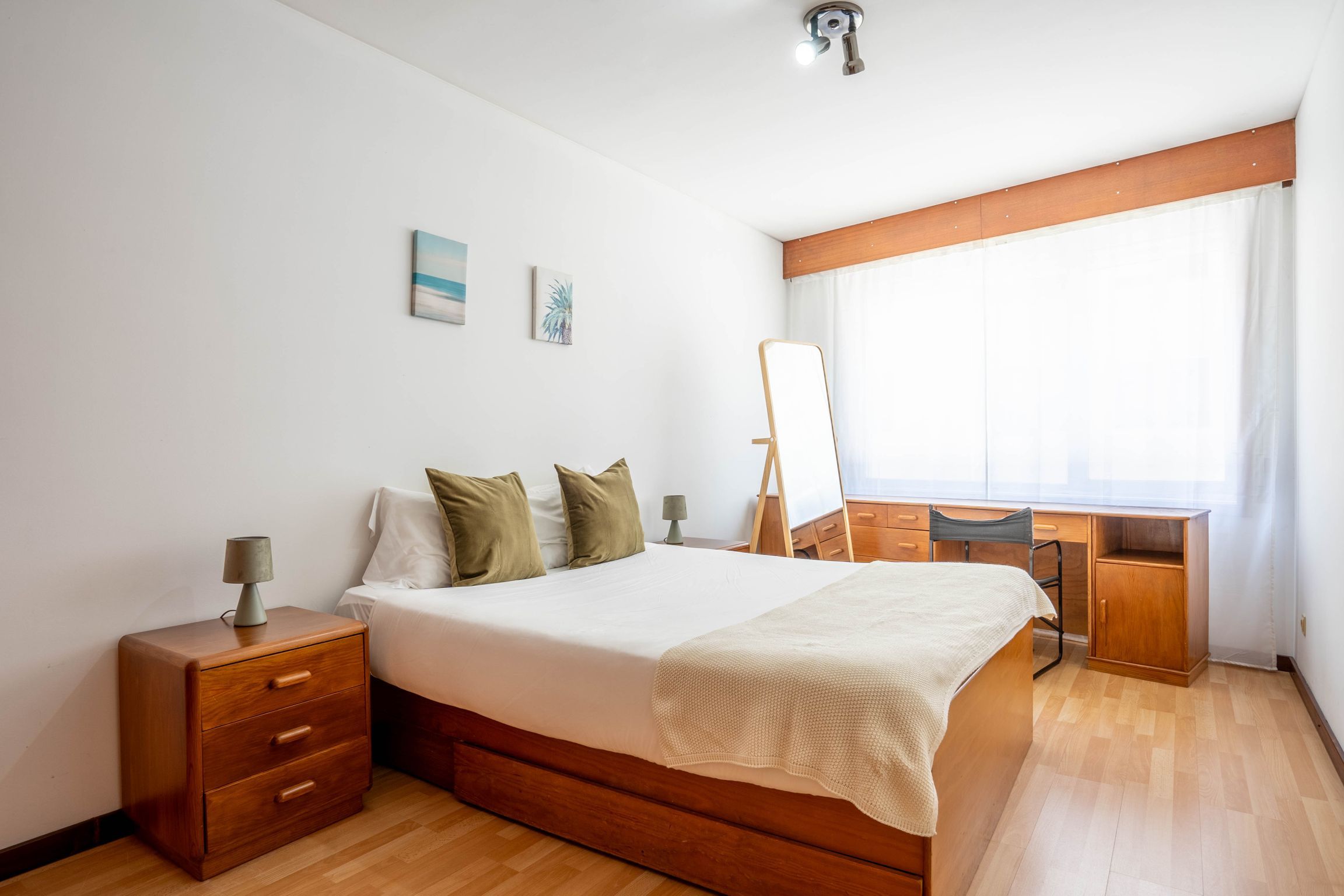 Cedofeita Vintage w/ Free Parking by LovelyStay