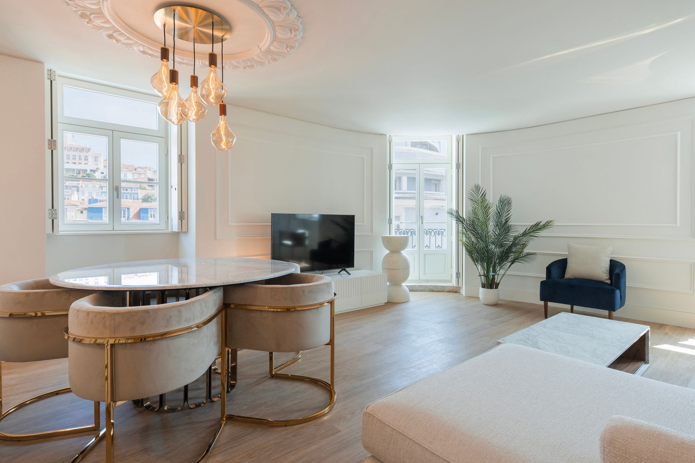 Ribeira Garden 2BDR Apartment by LovelyStay