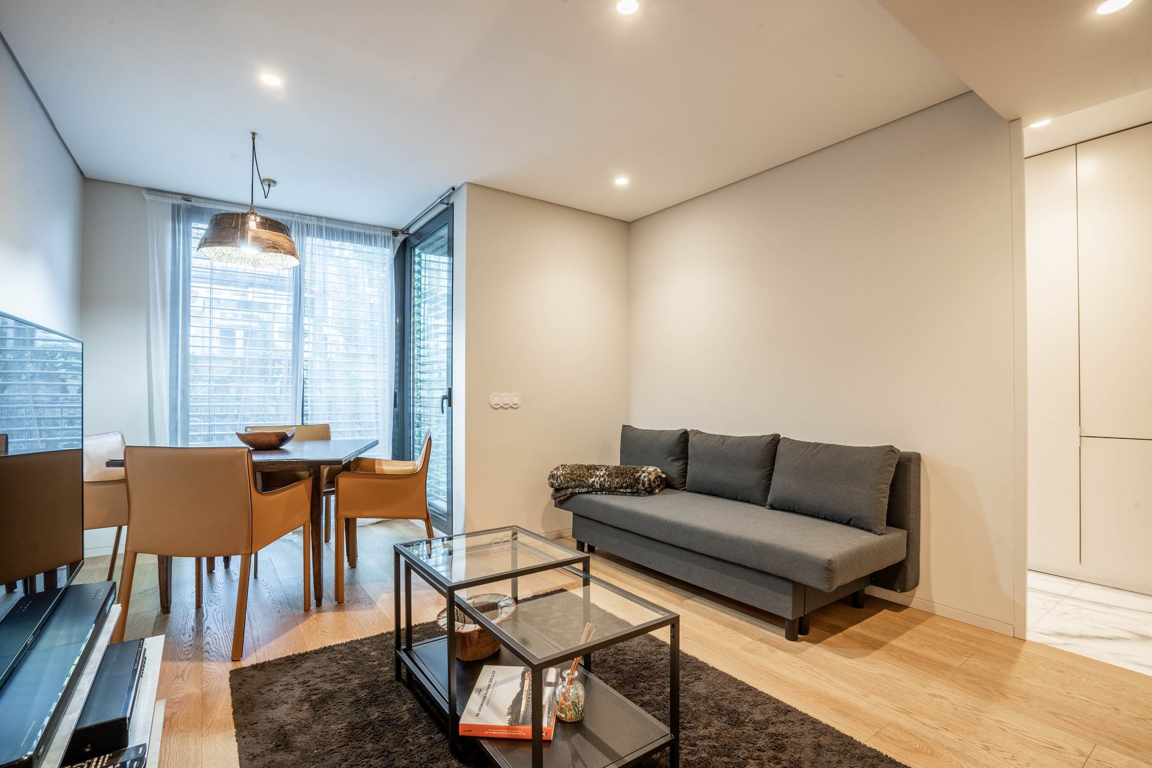 Primrose 1BR Delight w/ Parking by LovelyStay
