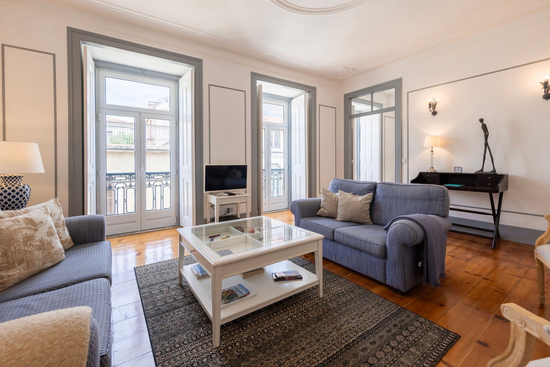 Classic & Super Central Apartment by LovelyStay
