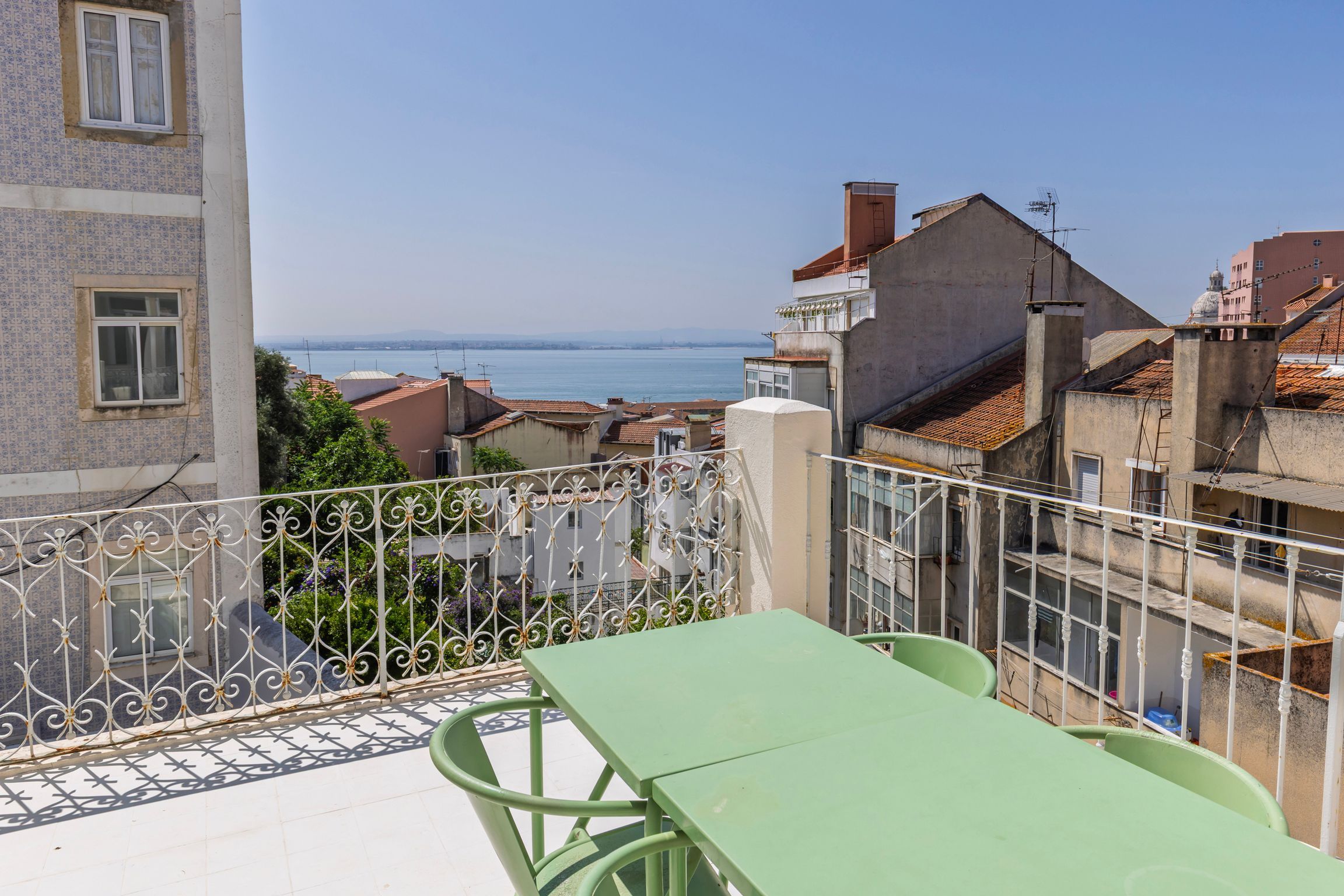 Amazing Terrace River View Apartment by LovelyStay