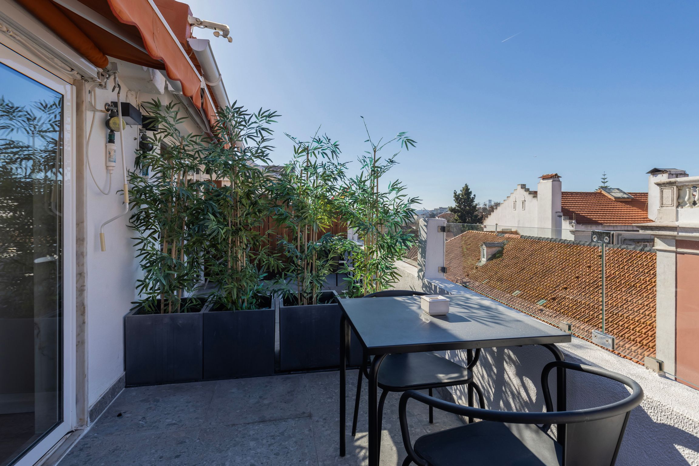 1BDR Apartment w/ AC and Terrace by LovelyStay