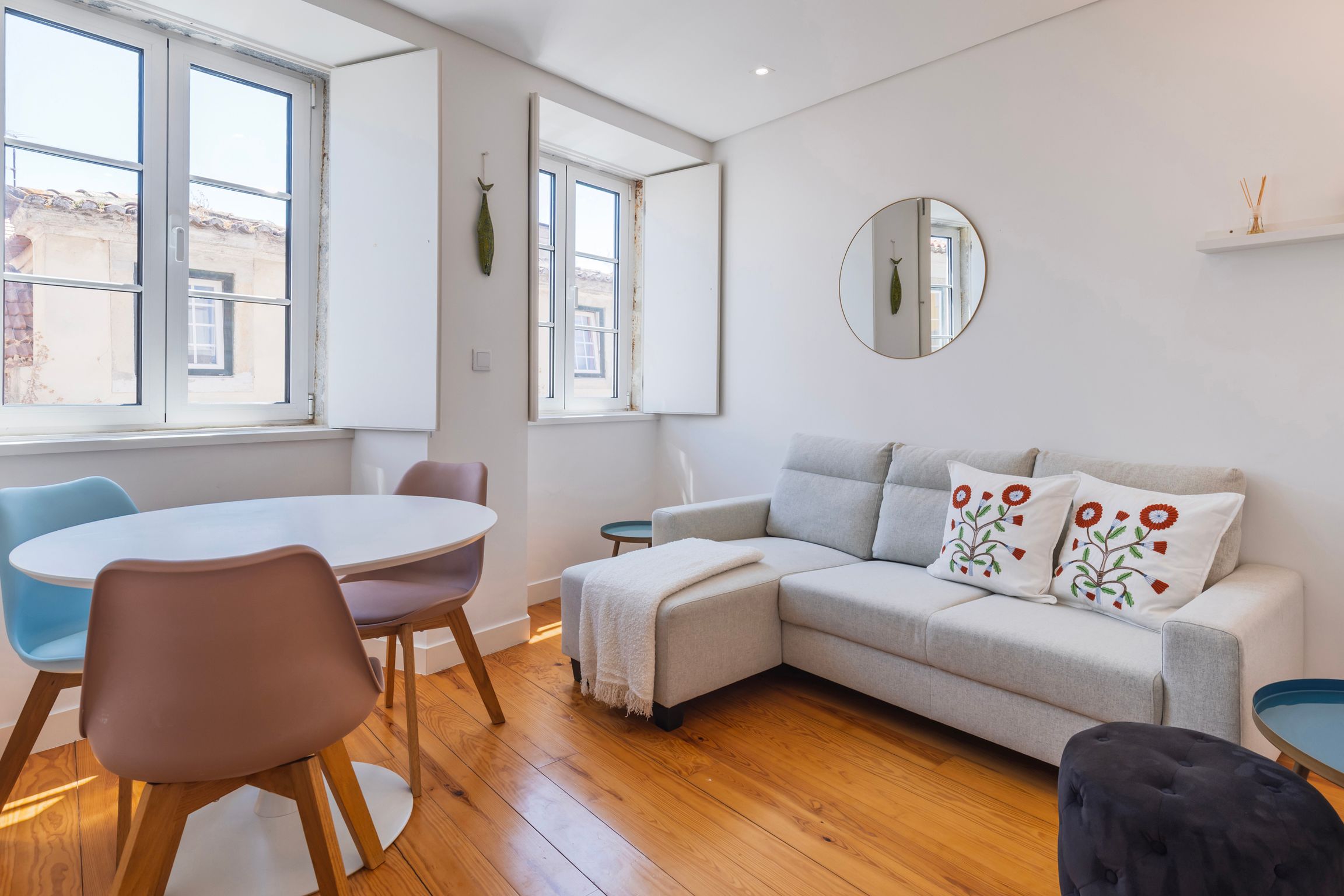 Bright 1BR Flat in Bairro Alto by LovelyStay