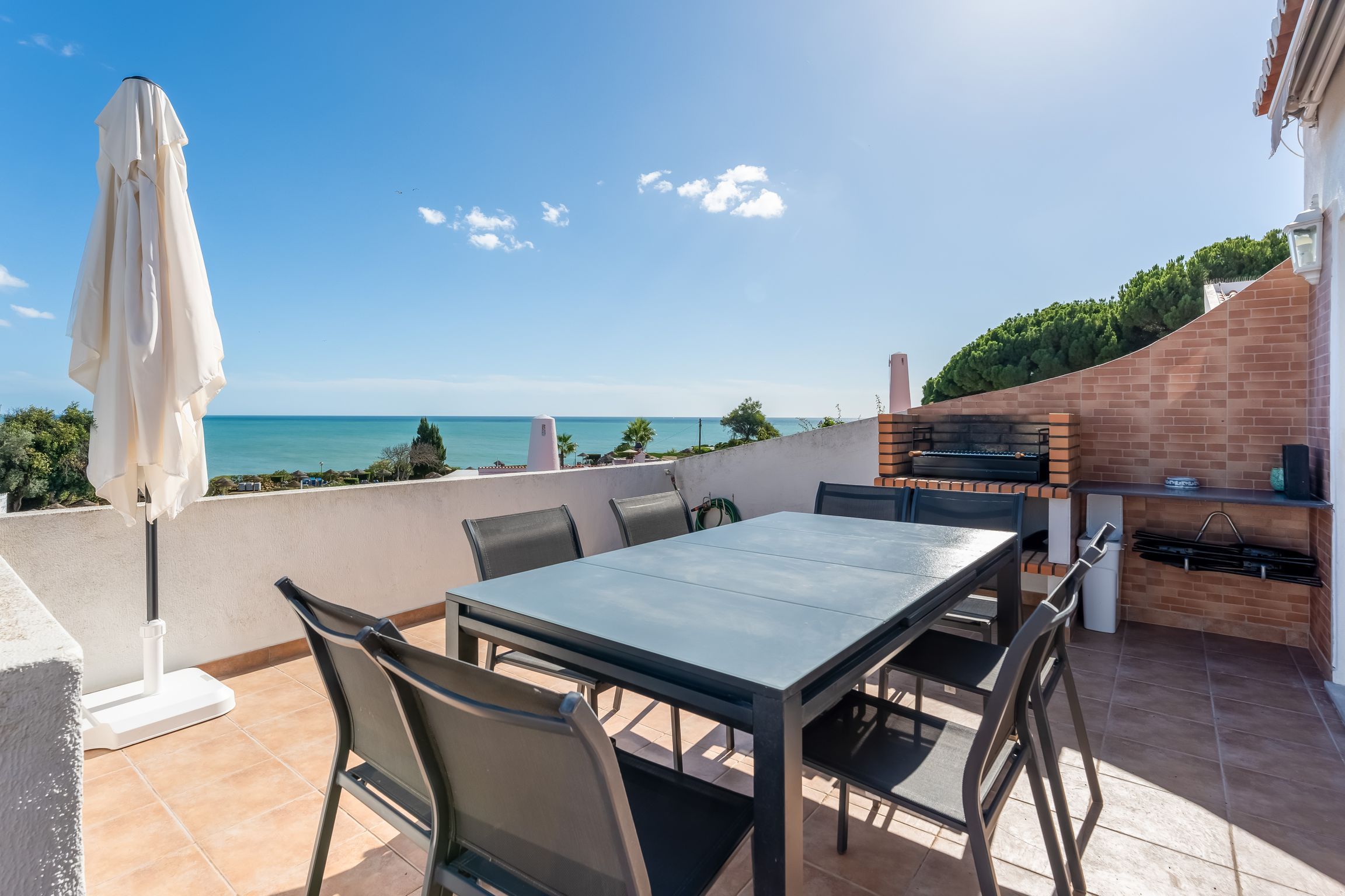 Ocean View 2 BDR House With Patio by LovelyStay