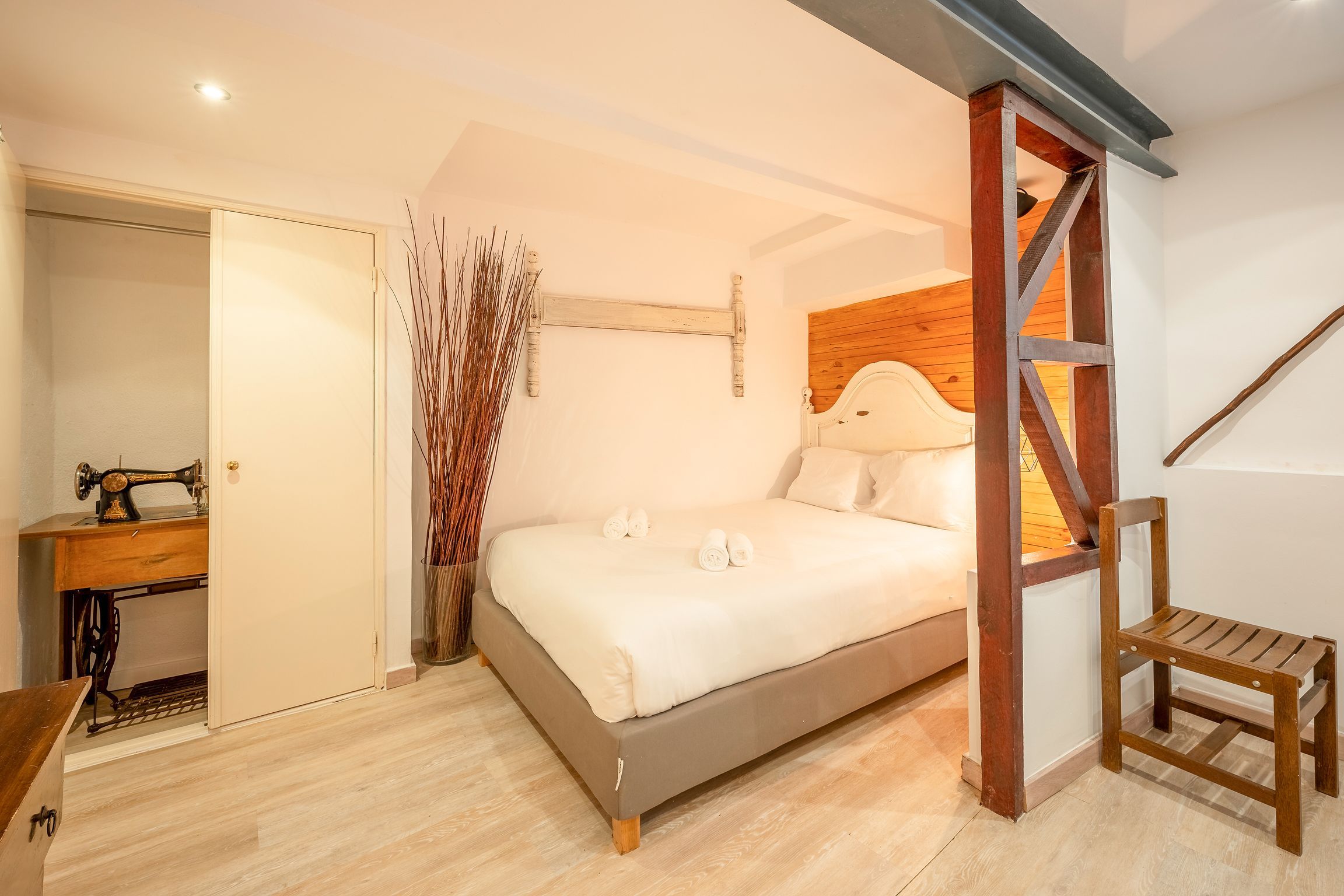 Cozy Getaway in Alfama by LovelyStay