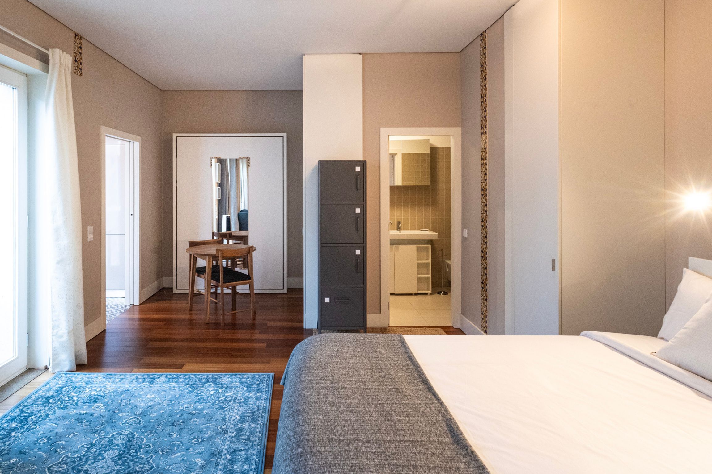 Cardosas Spacious Studio by LovelyStay
