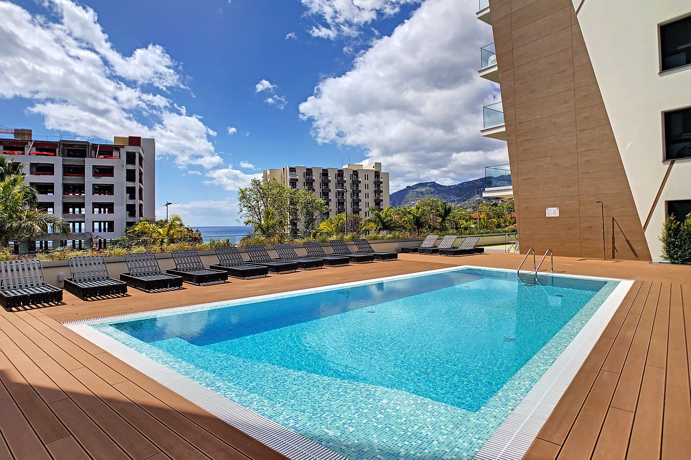 SkyView Penthouse by LovelyStay