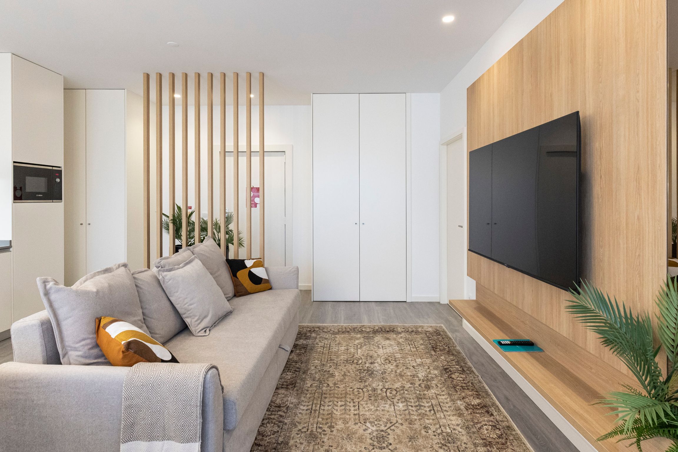 Bright 2BR Flat near Praça da Galiza by LovelyStay