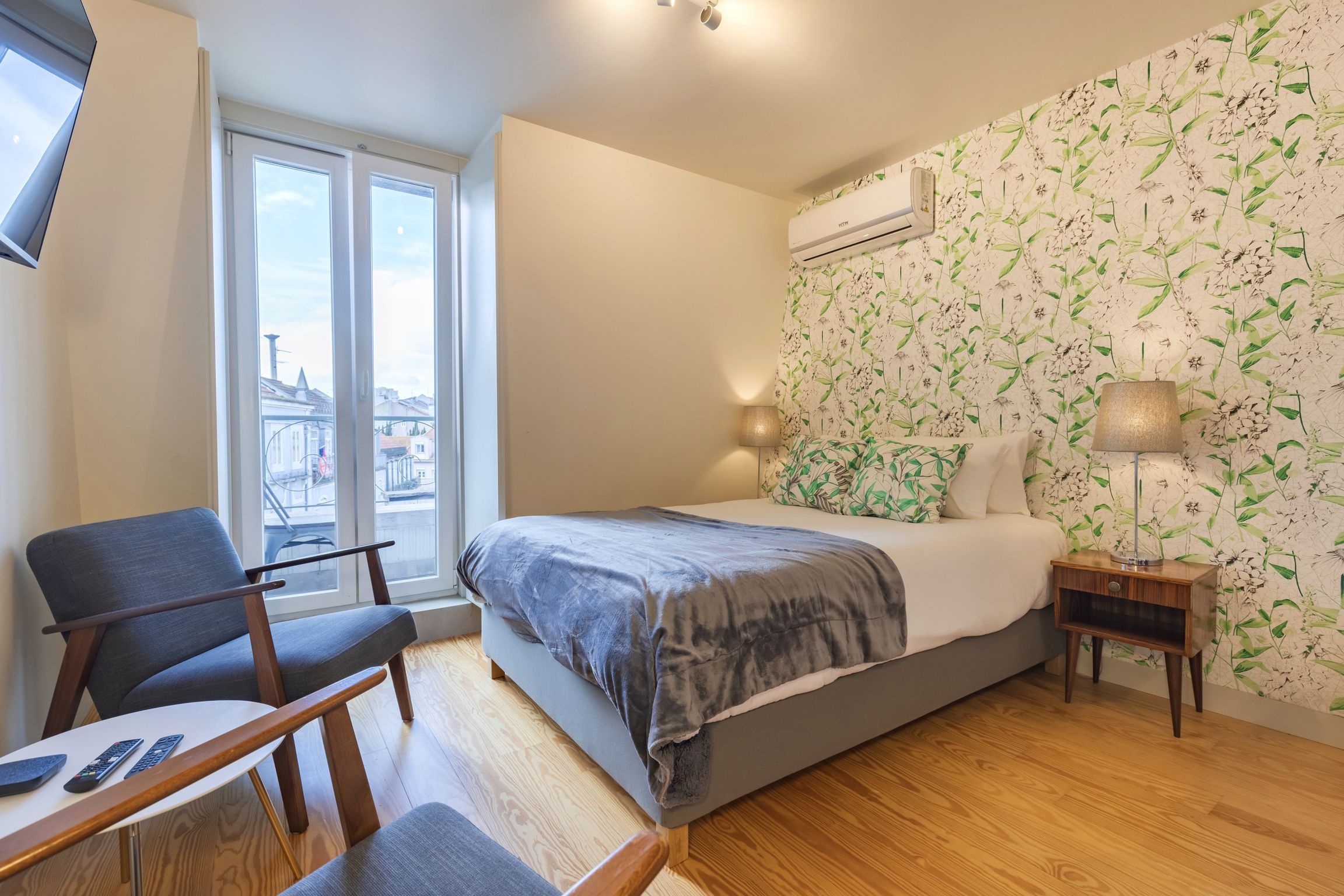Trendy Studio in Graça’s Heart by LovelyStay