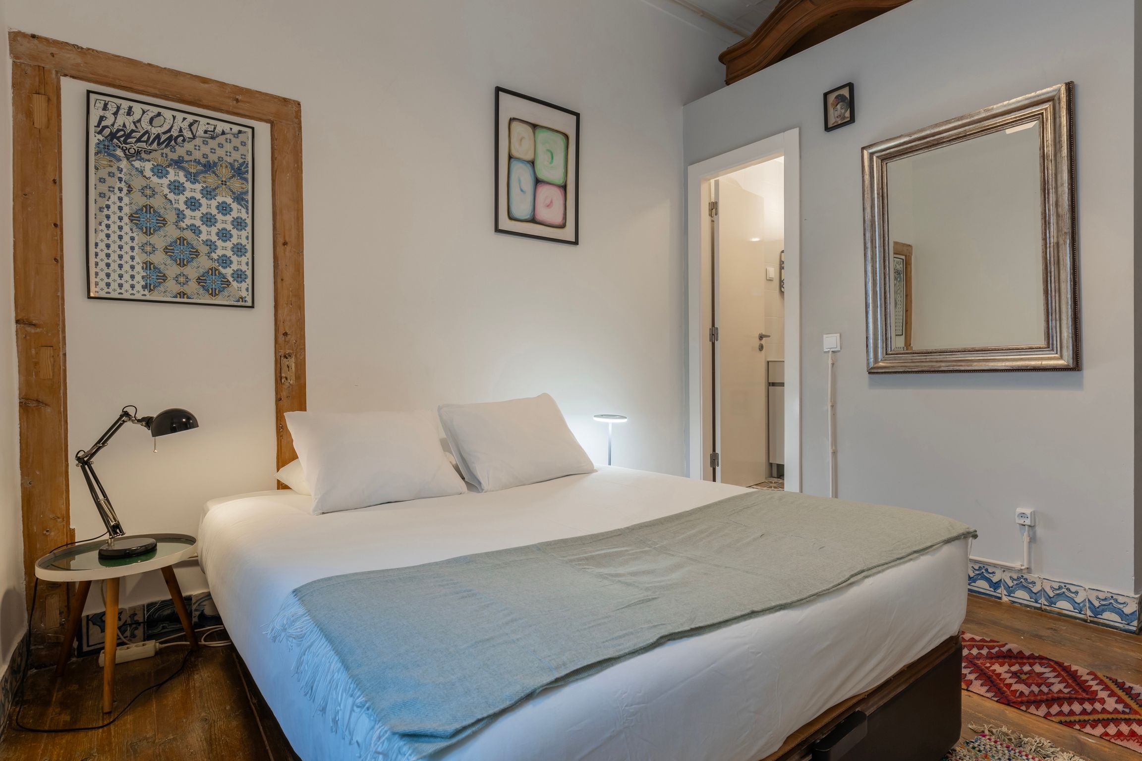 Portuguese Charm Guesthouse by LovelyStay - Room 2