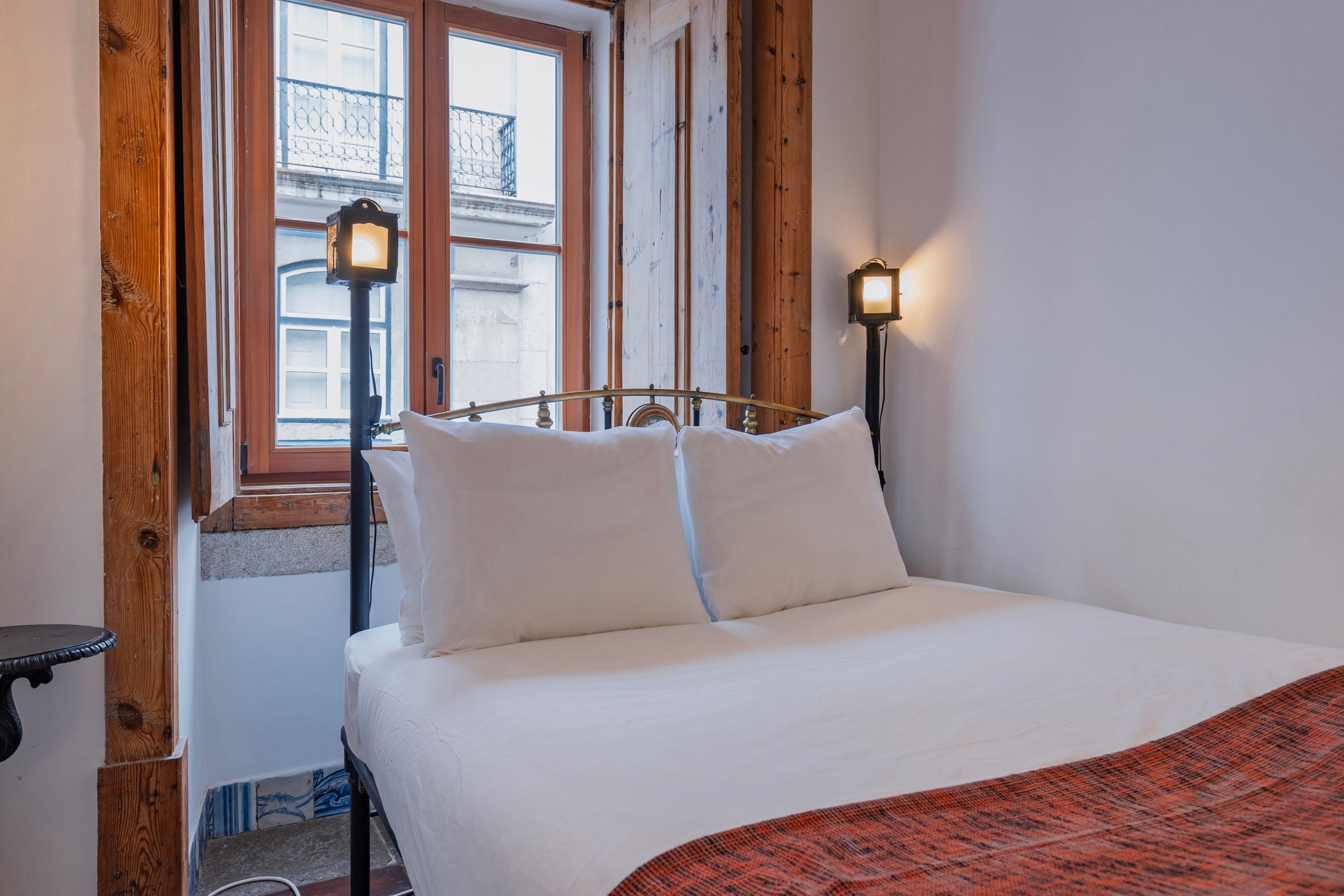 Portuguese Charm Guesthouse by LovelyStay - Room 4