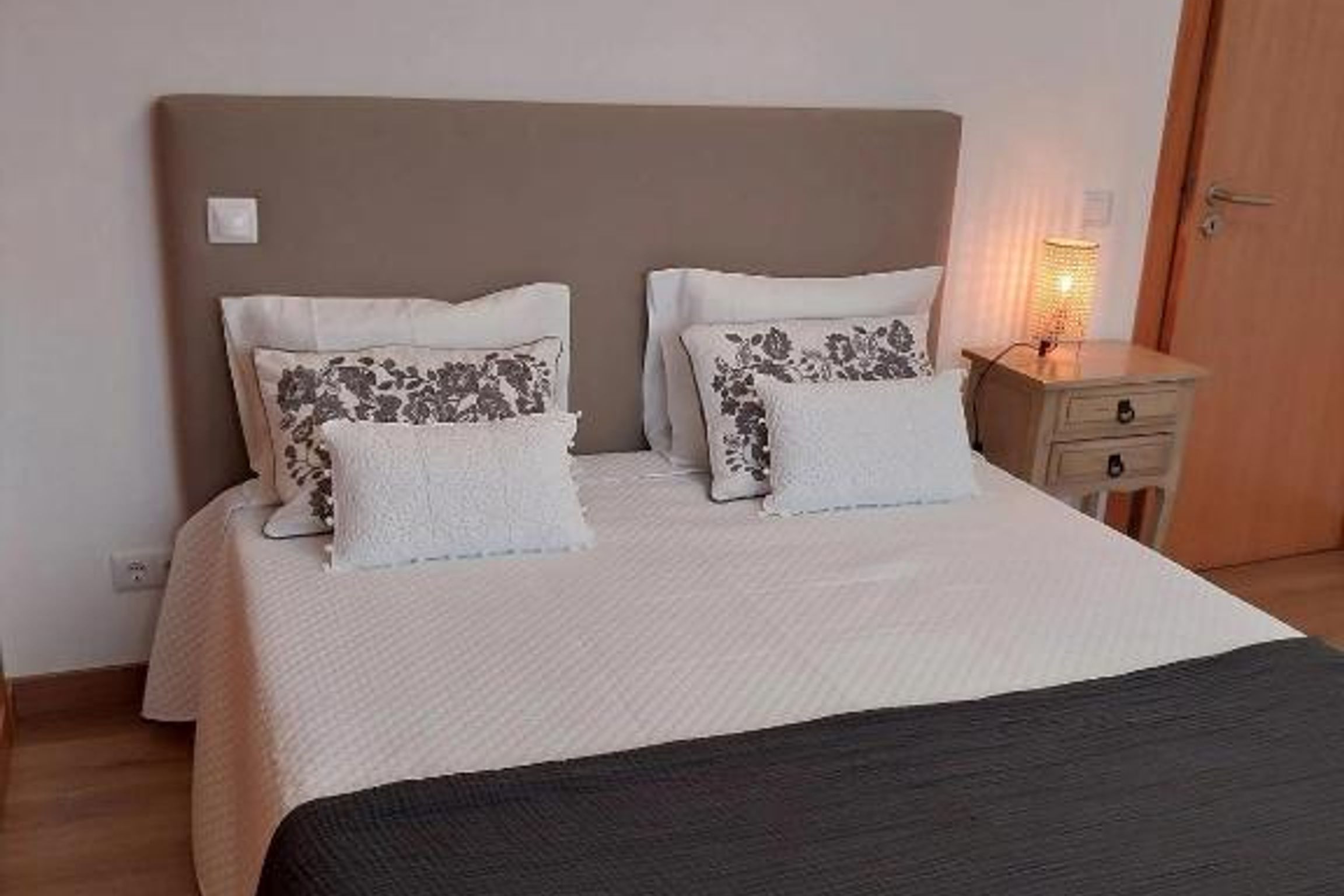 Casa com Alma | Room 3 by LovelyStay