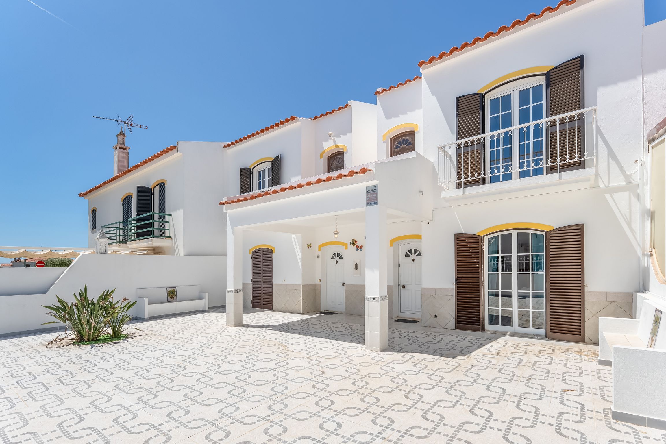 Altura House - Hideaway w/ Patio by LovelyStay