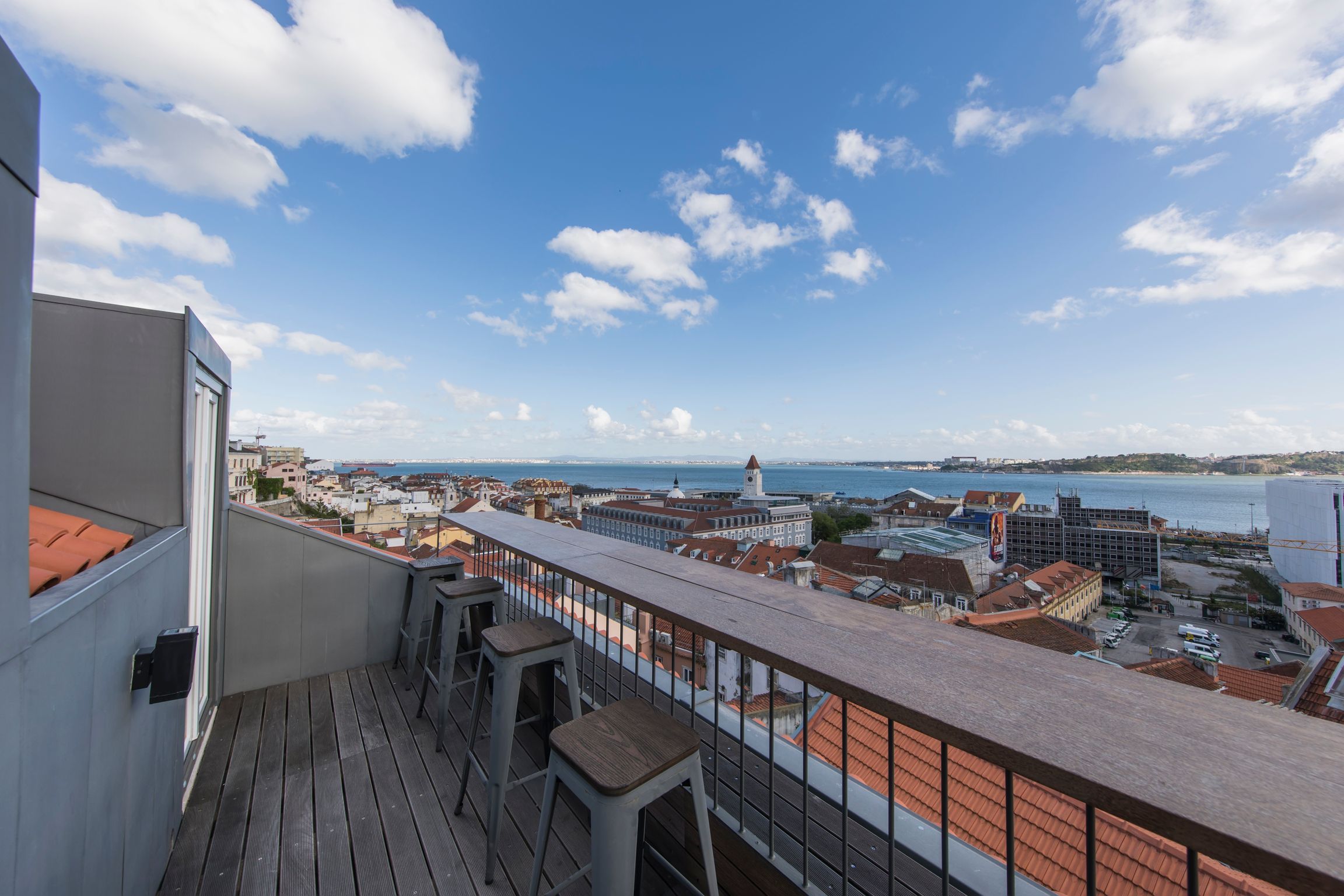 Stunning Penthouse w/ the best views by LovelyStay