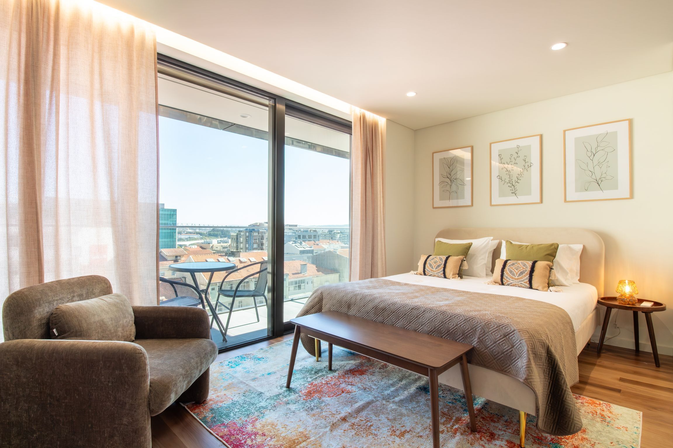Chic Studio Near Metro & Shopping by LovelyStay