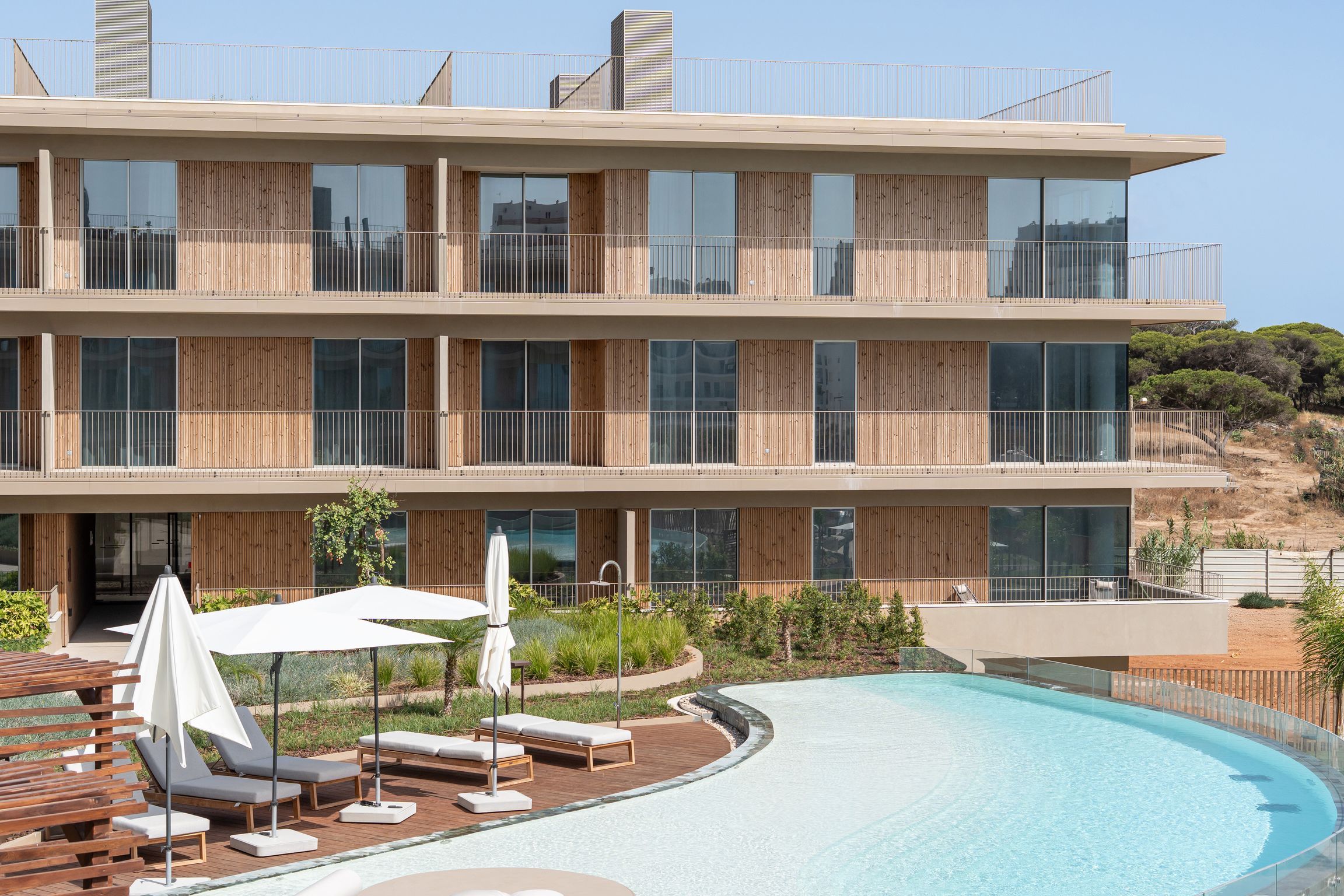 Luxury 2Bdr Flat w/Pool in Quarteira by LovelyStay