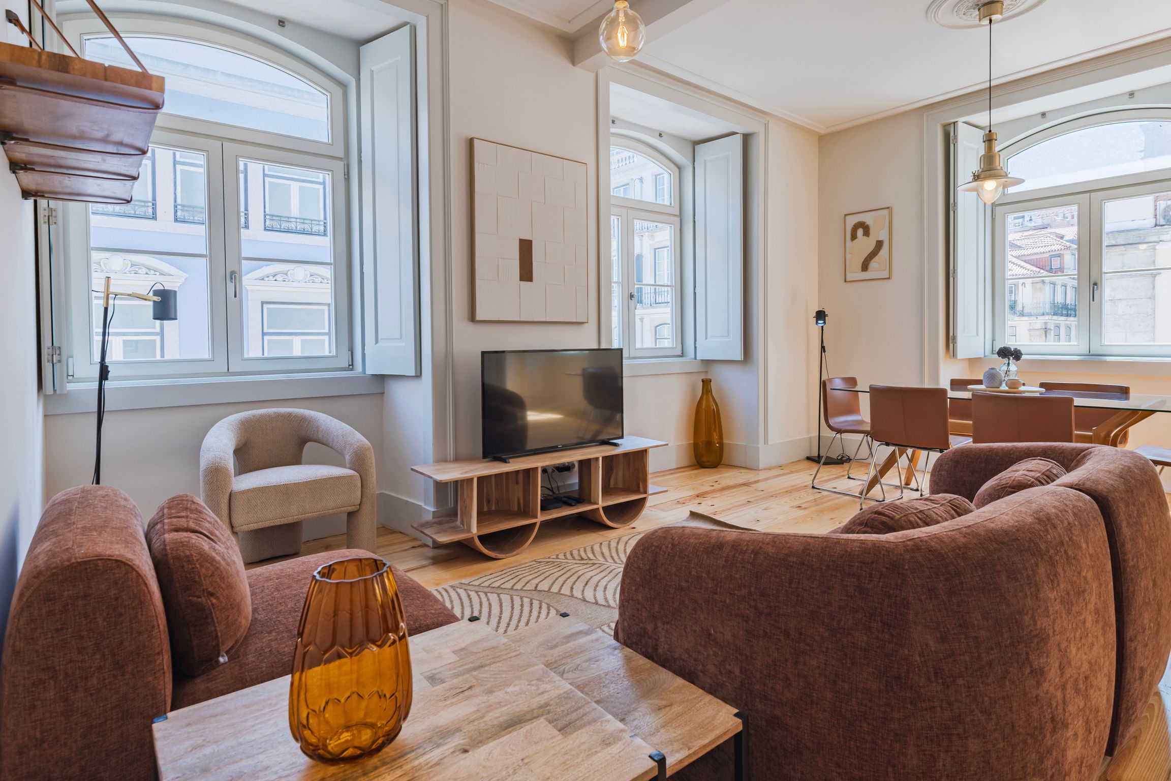 Downtown 2BR in Santa Justa by LovelyStay