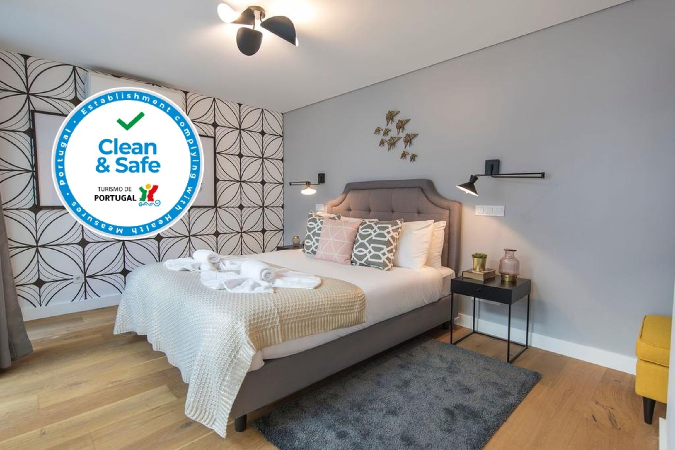 Modern & colourful flat in Graça by LovelyStay