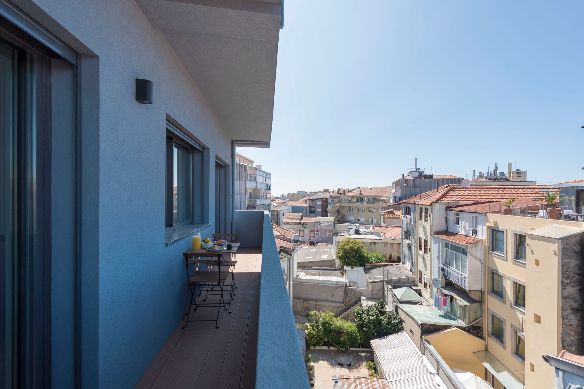 Gorgeous Modern Flat w/ Balcony by LovelyStay