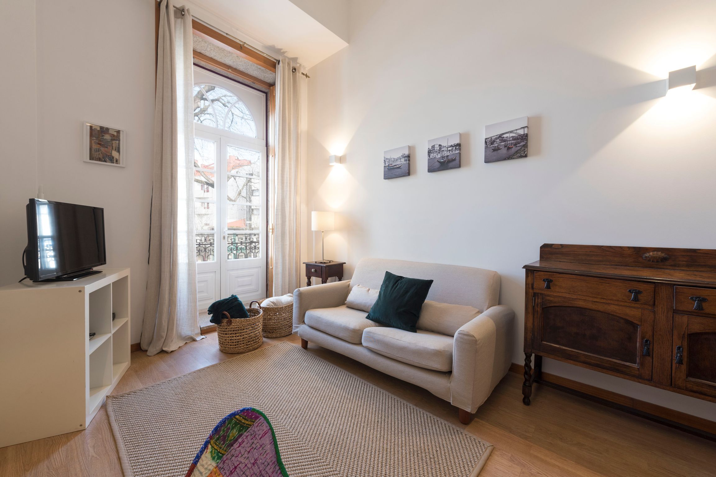 Porto Getaway Duplex - Free Parking by LovelyStay