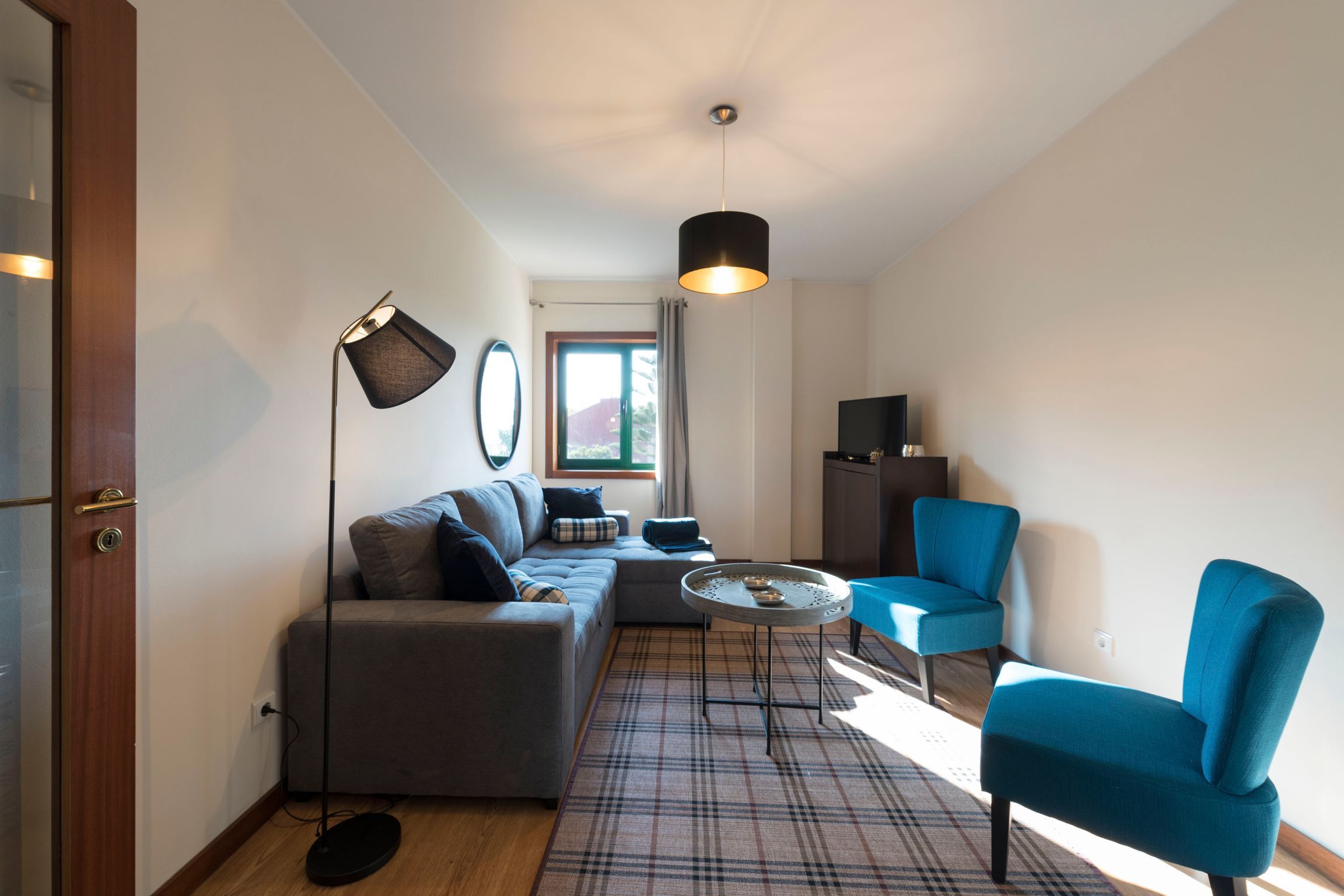 Downtown Homey Flat w/ Free Parking by LovelyStay