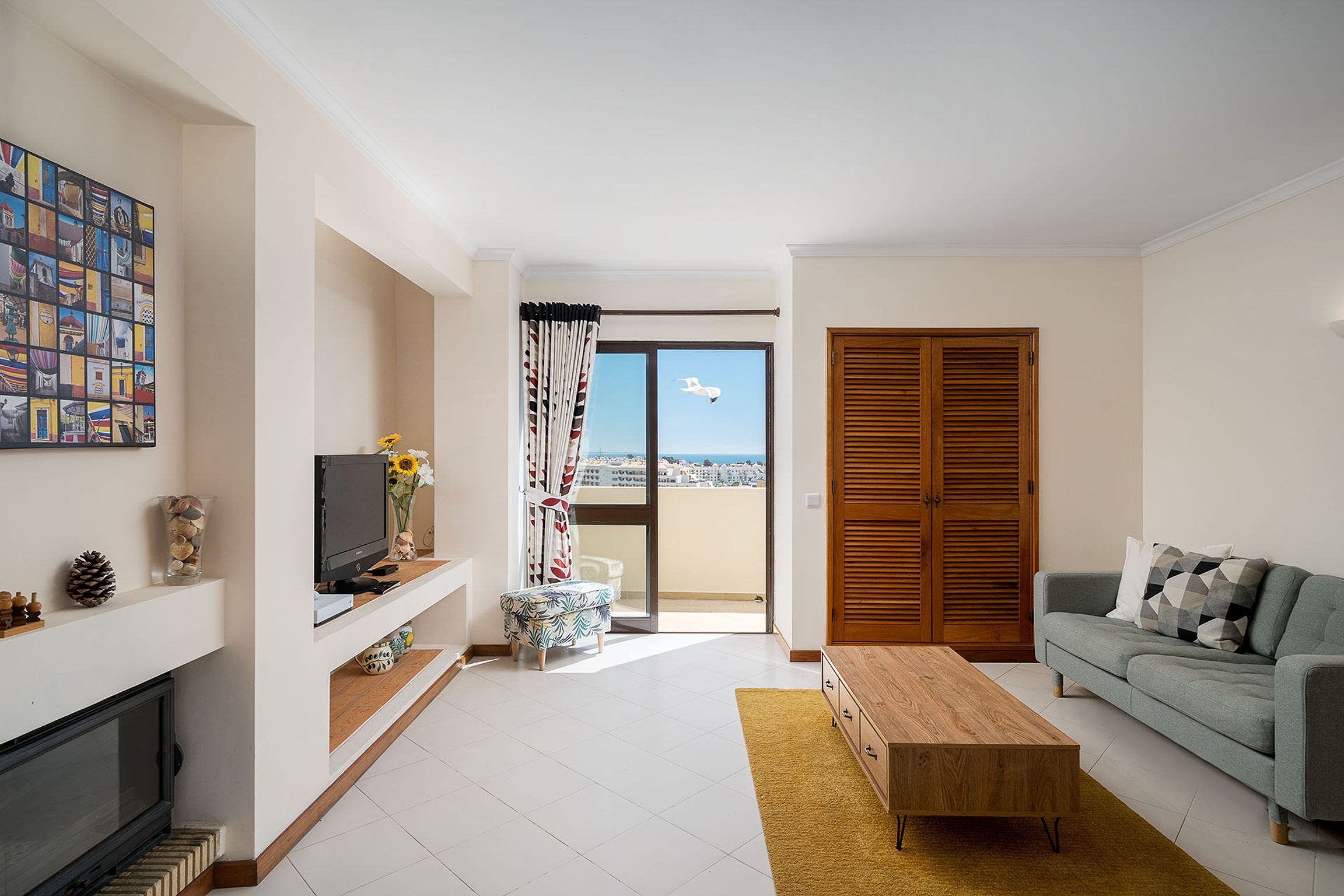 Bela Vista 3BDR Penthouse w/ Pool by LovelyStay