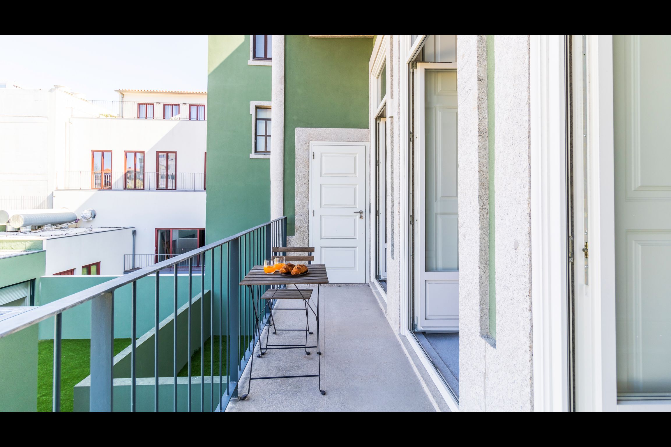 Duque Flat - AC & Balcony by LovelyStay