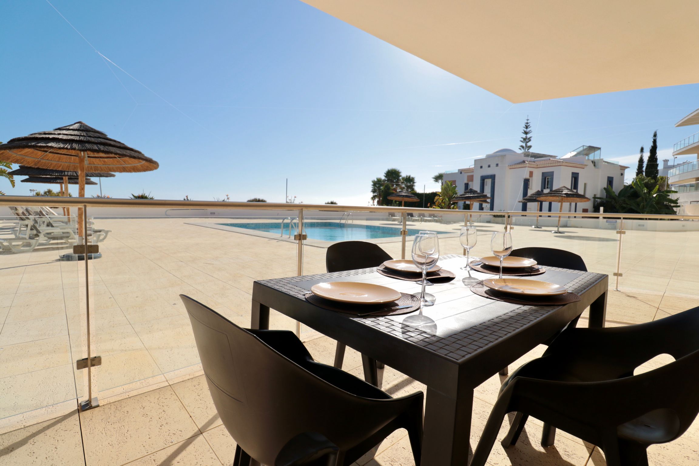 Olhos D' Água 1BR W/Pool & Parking by LovelyStay