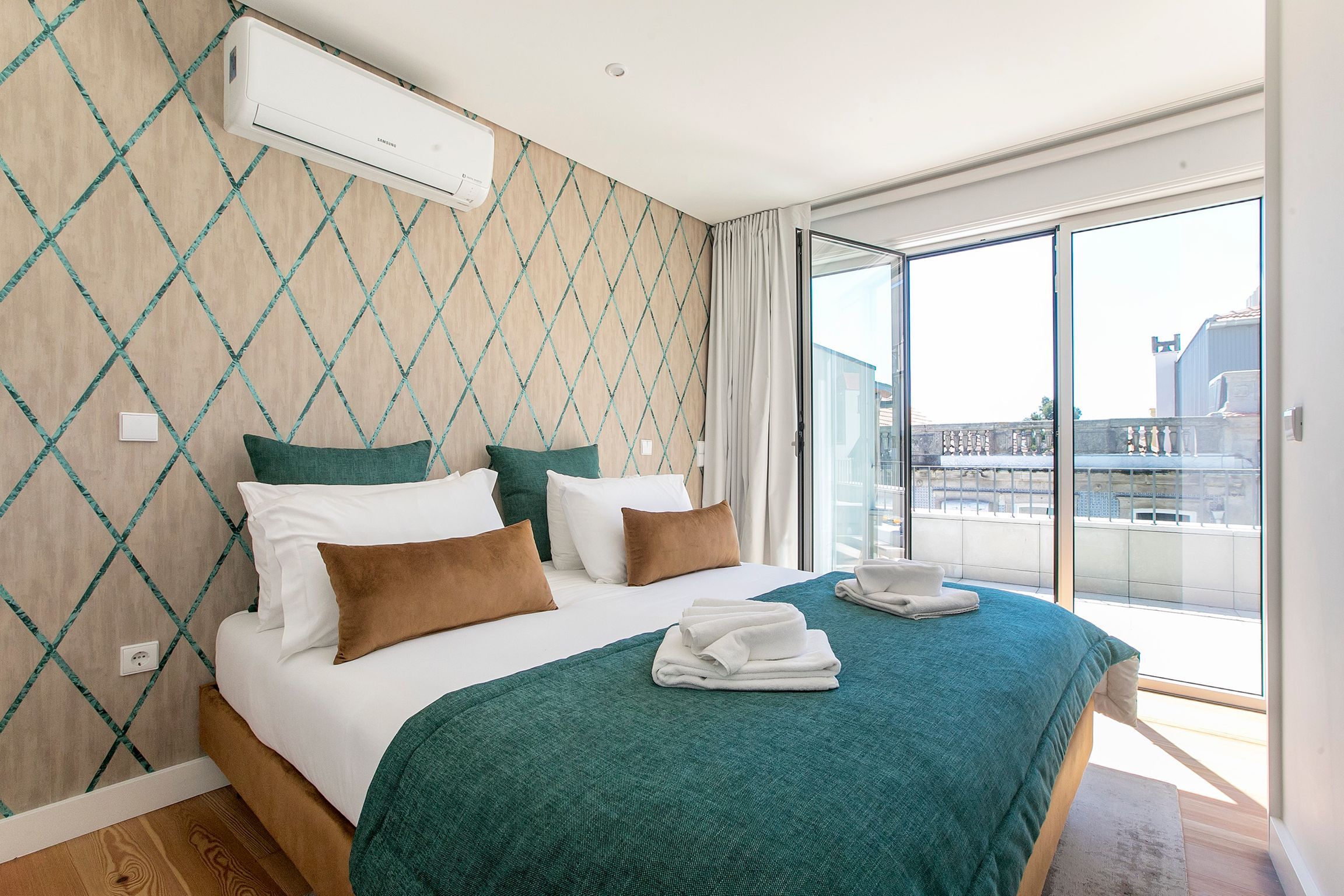Luminous Premium Loft w/AC & Terrace by LovelyStay