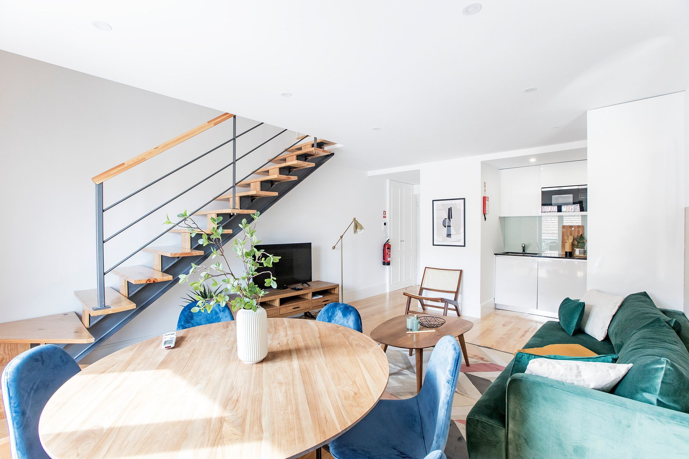 Bright 3BR Flat w/ AC in City Center by LovelyStay