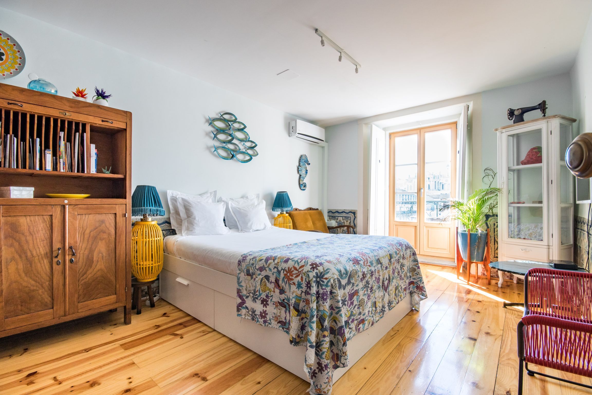 Lisbon Heart Apartments - Yellow, by LovelyStay