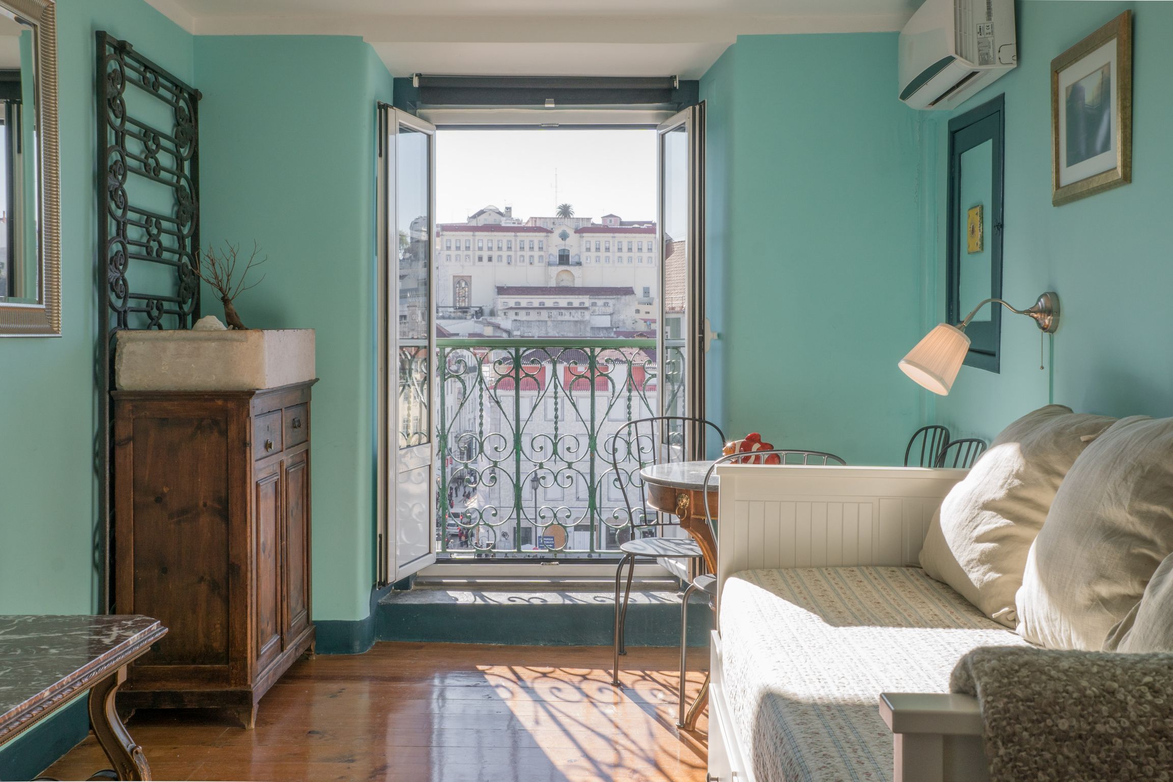 Lisbon Heart Apartments - White, by LovelyStay