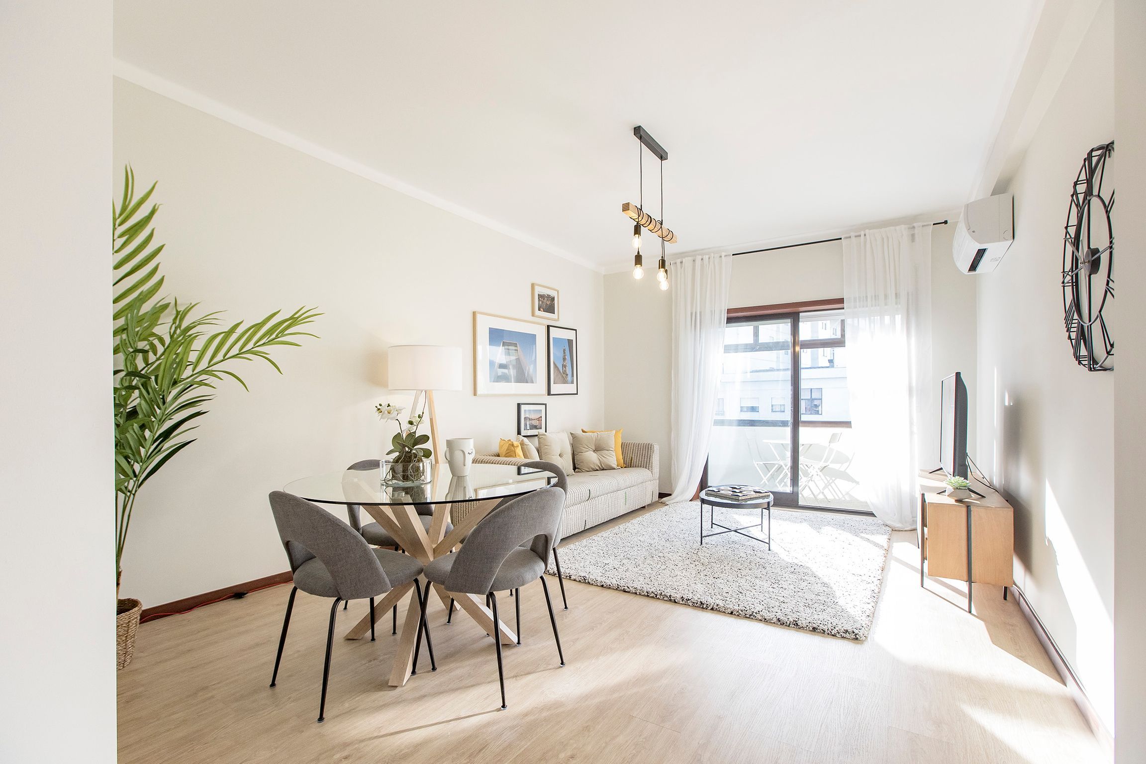 2BR Flat in Bonfim w/ AC & Balcony by LovelyStay